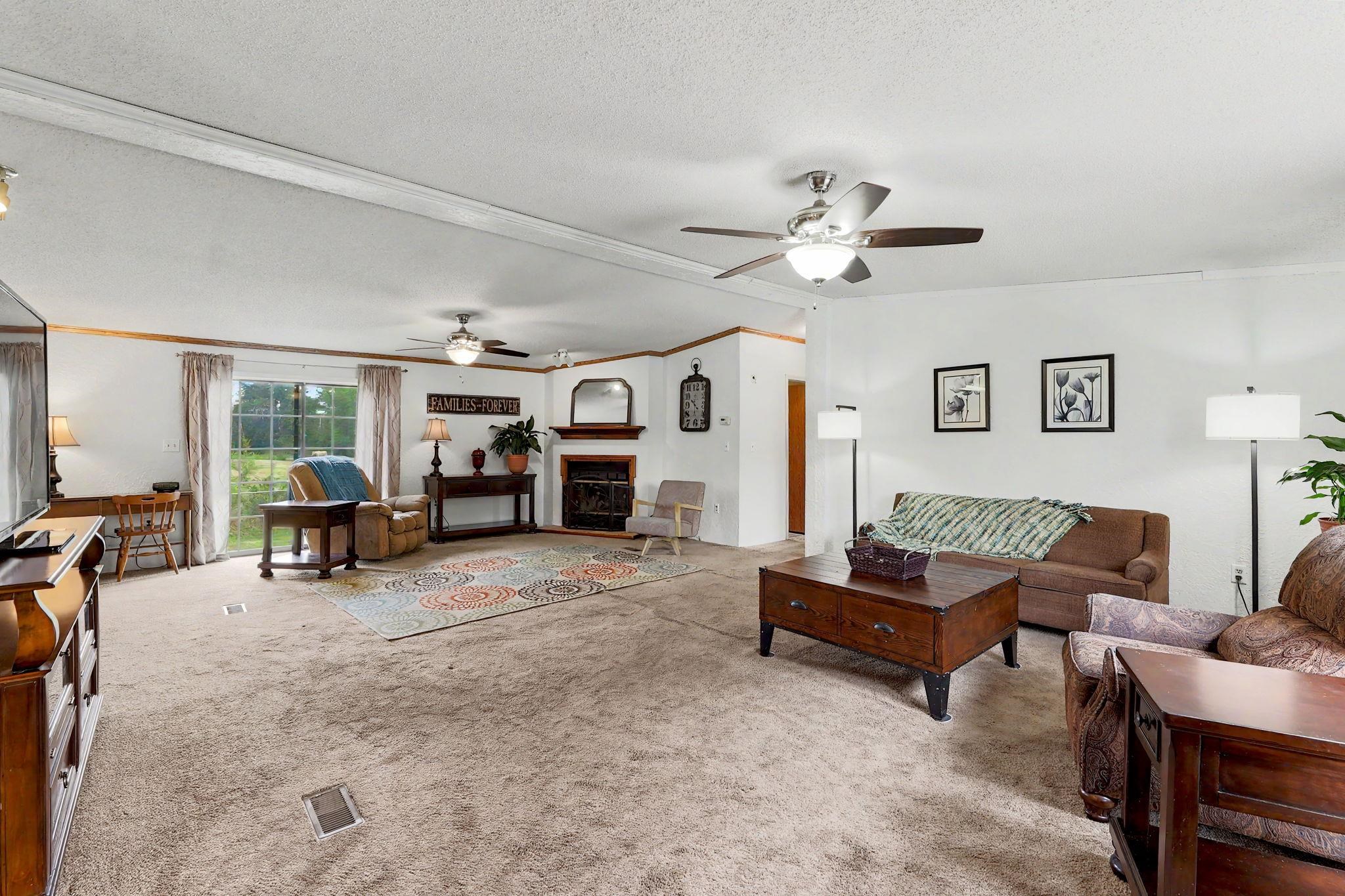 2618 W Angel Property Photo 4