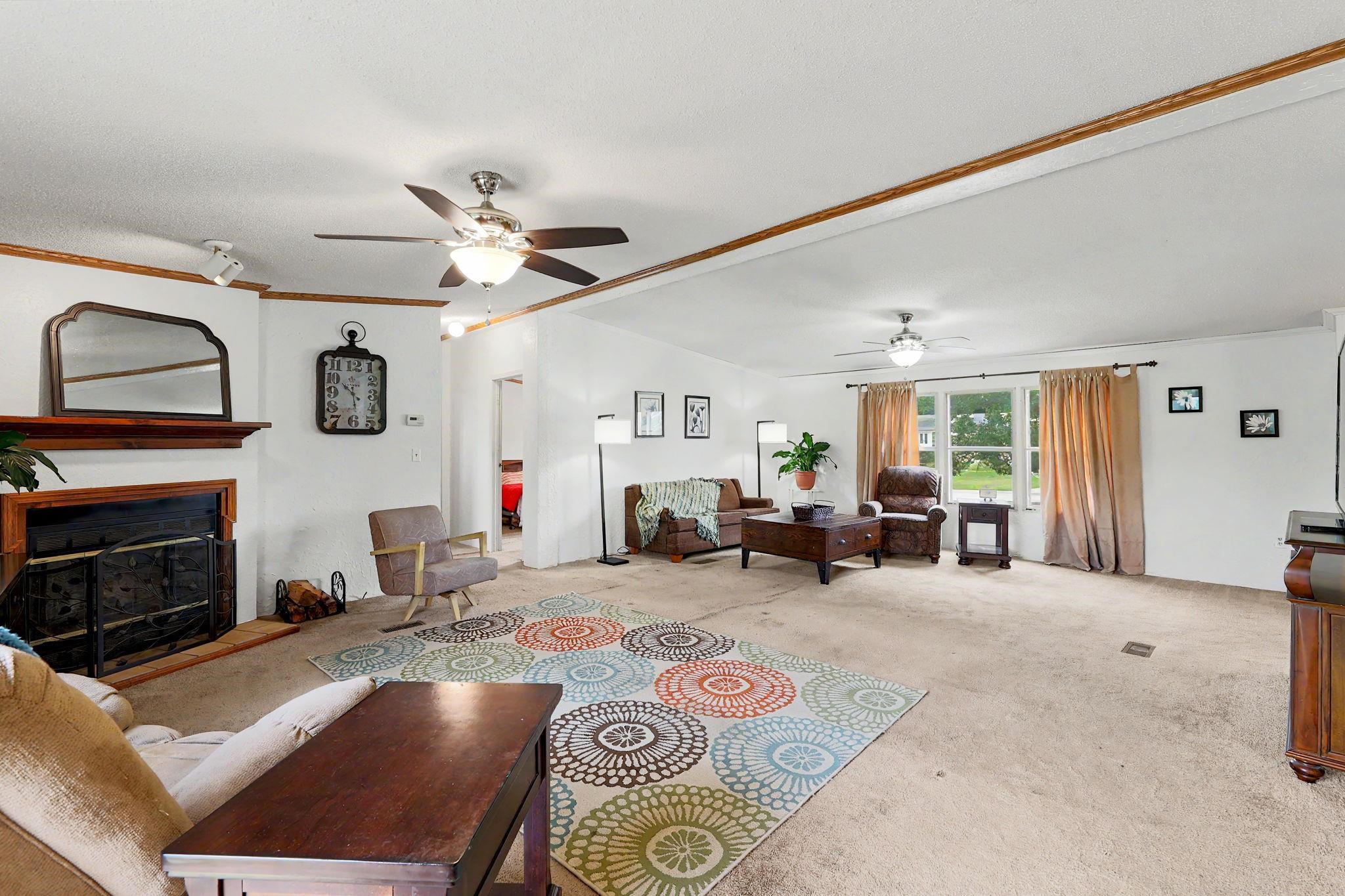 2618 W Angel Property Photo 6