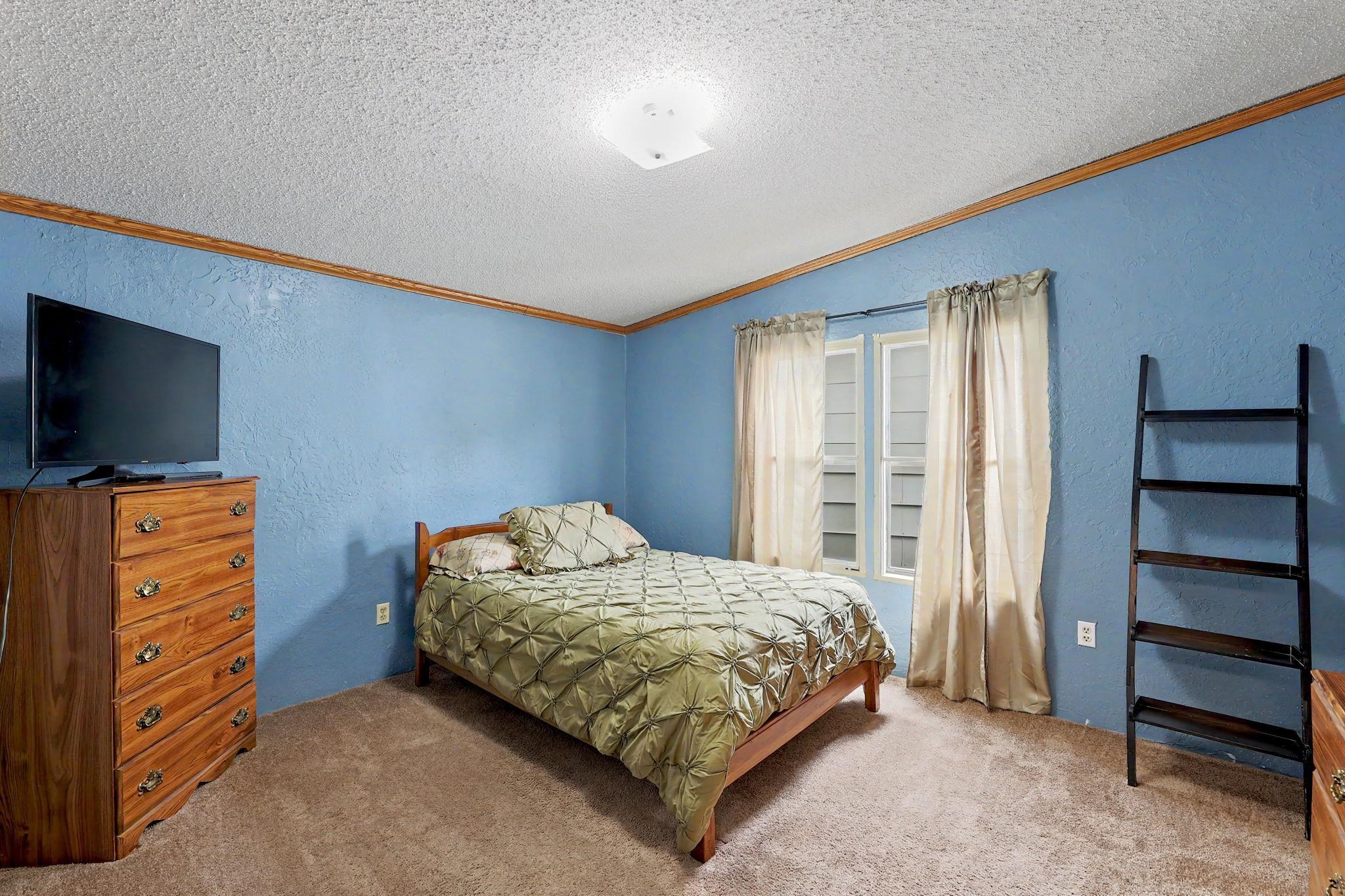2618 W Angel Property Photo 17