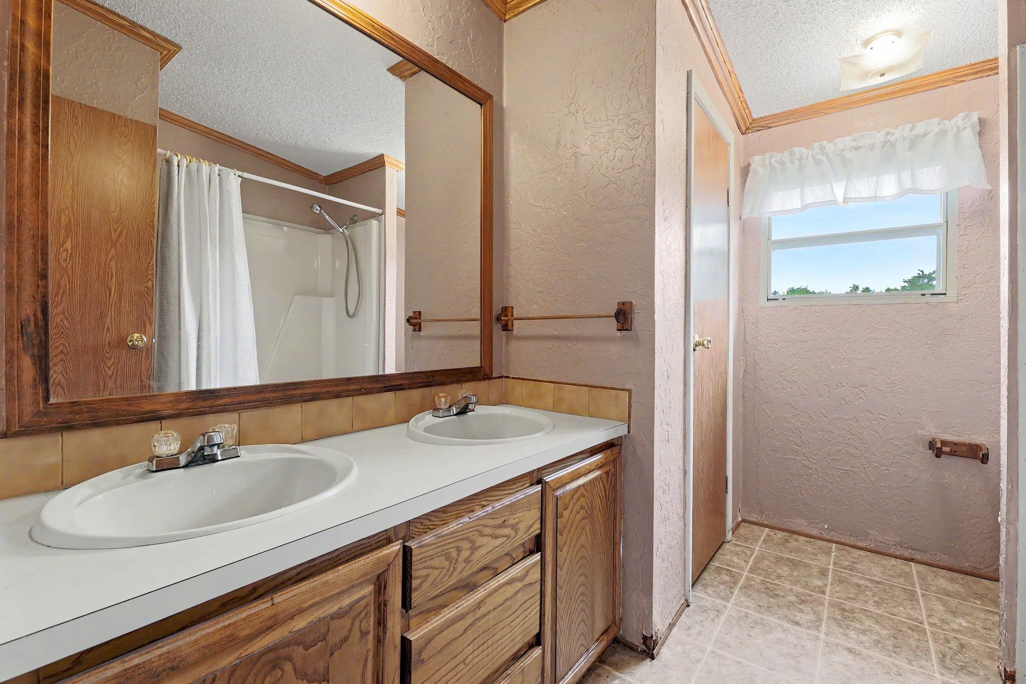 2618 W Angel Property Photo 22
