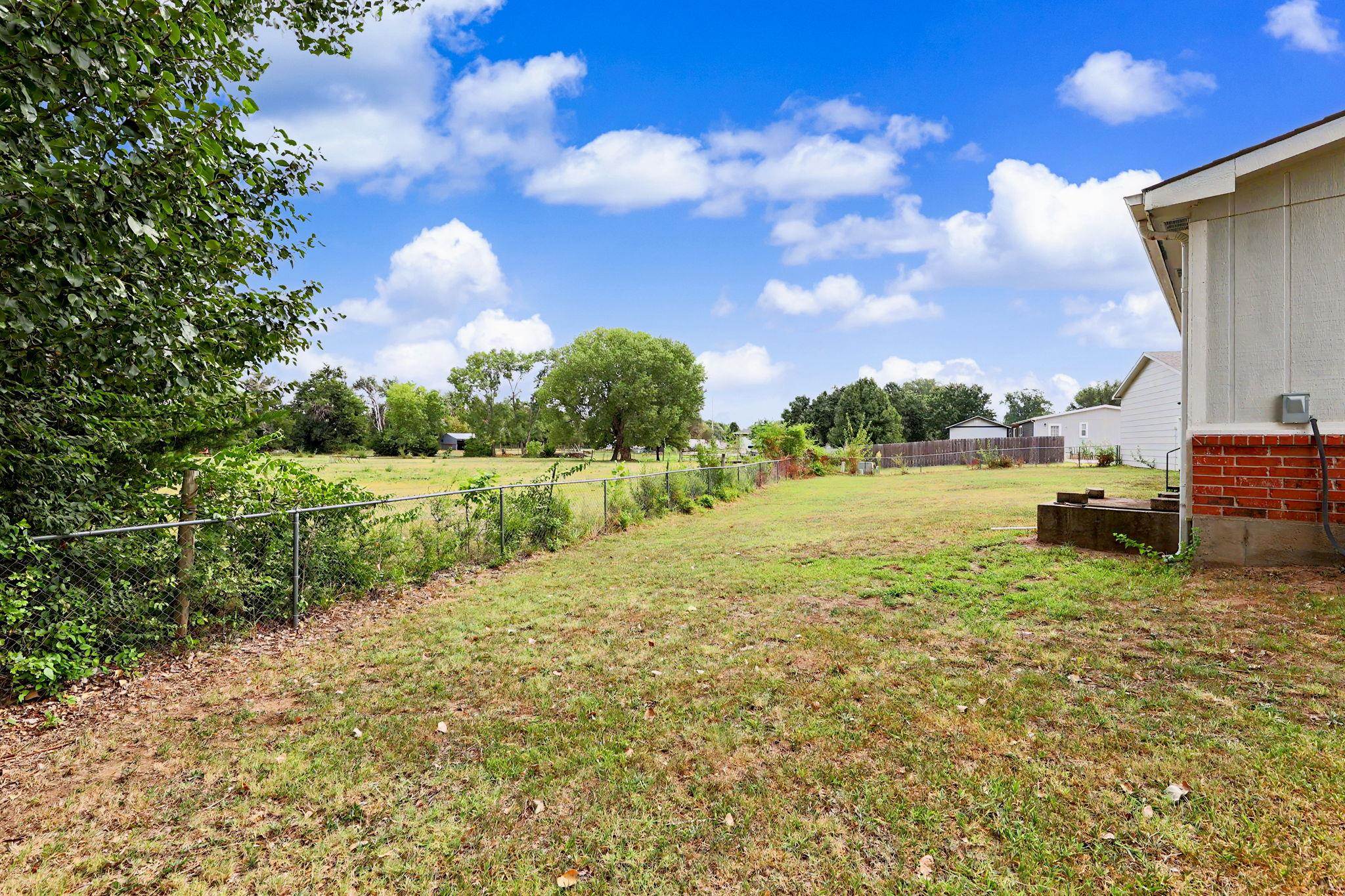 2618 W Angel Property Photo 24