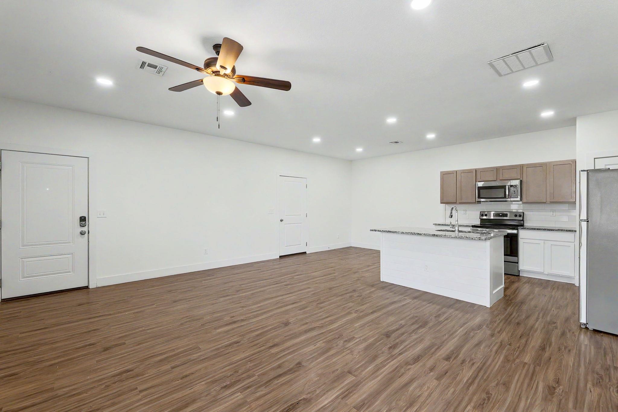 5758 E Bristol Street Property Photo 2
