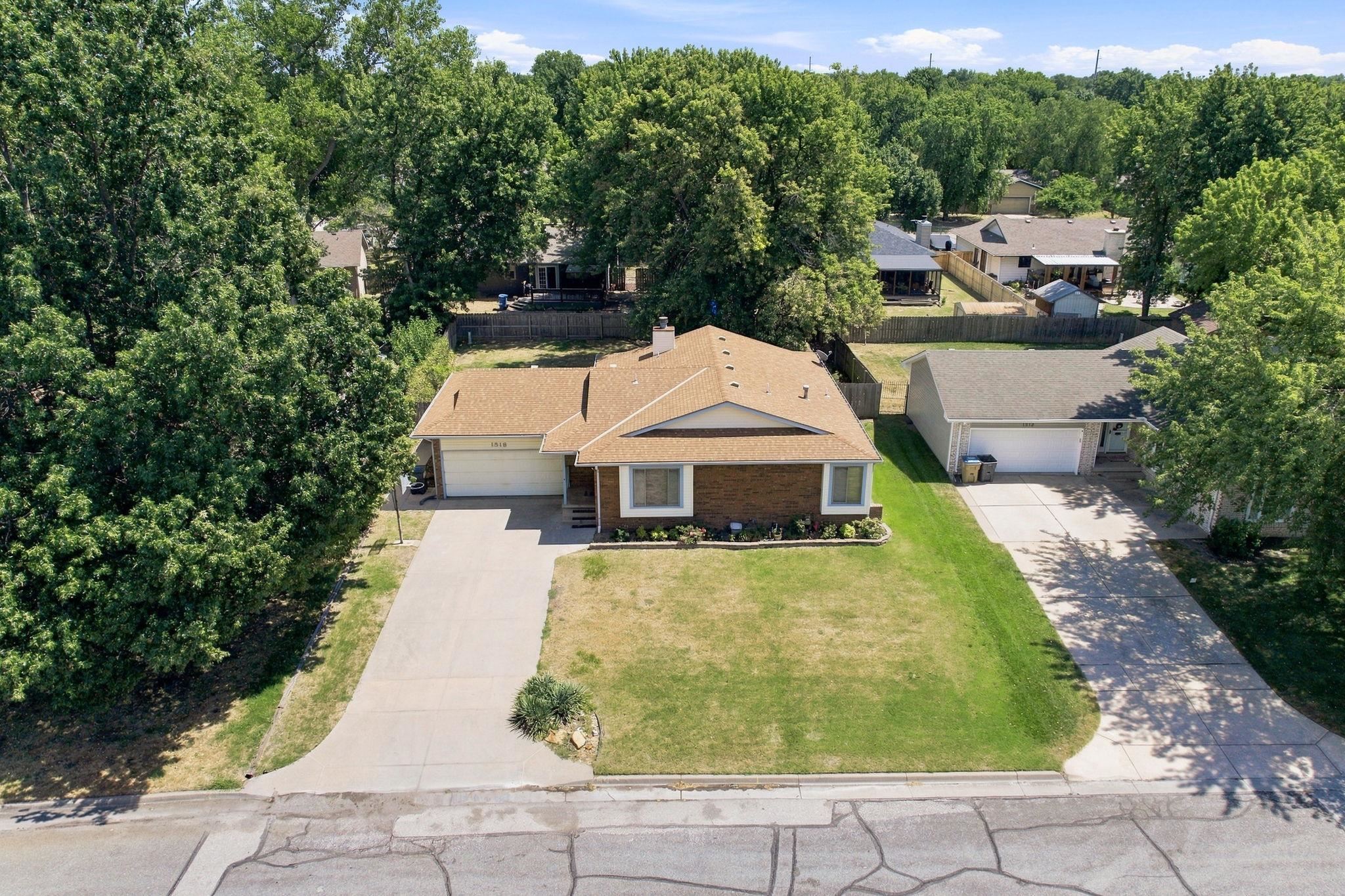 1518 N Covington Property Photo 2