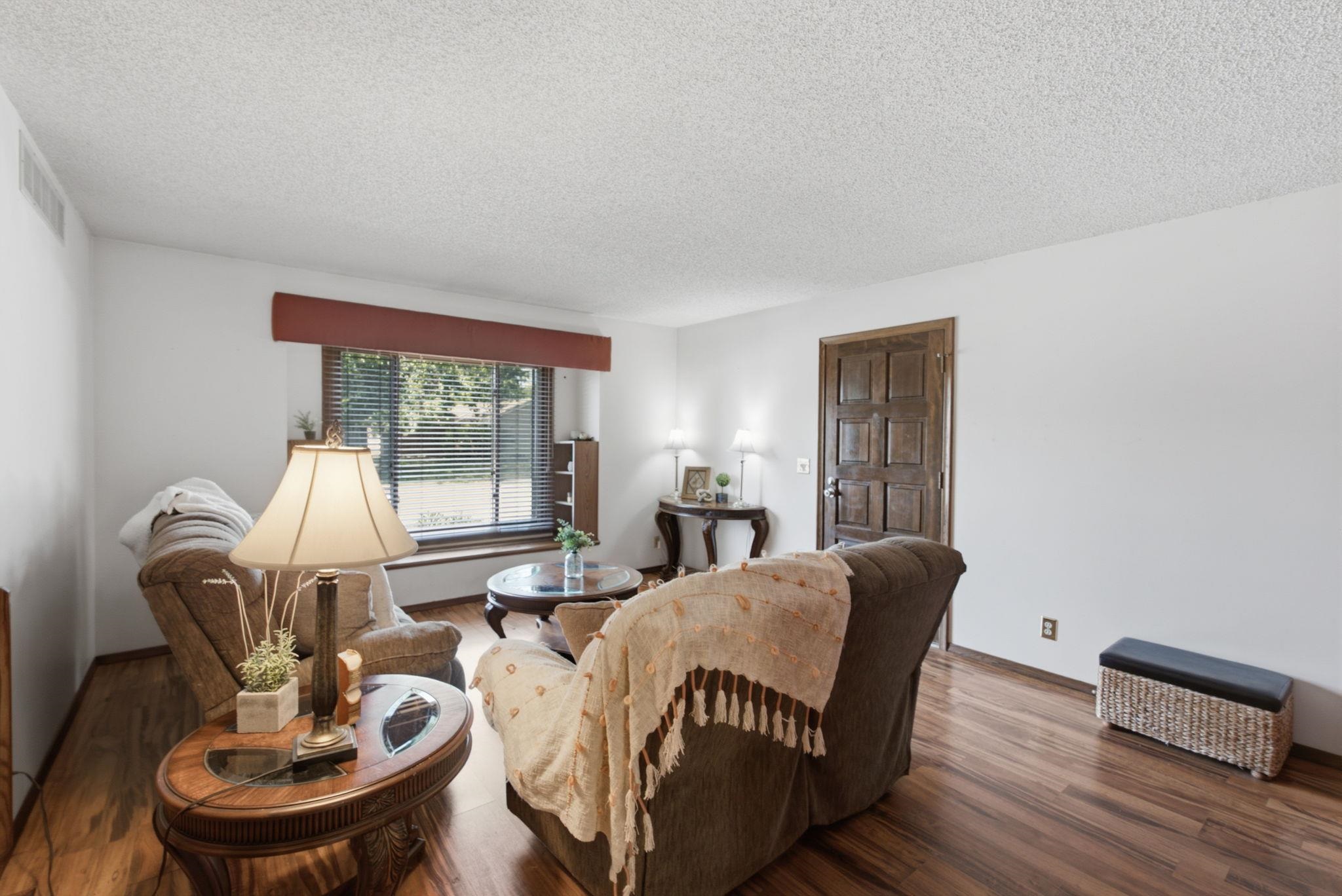 1518 N Covington Property Photo 4