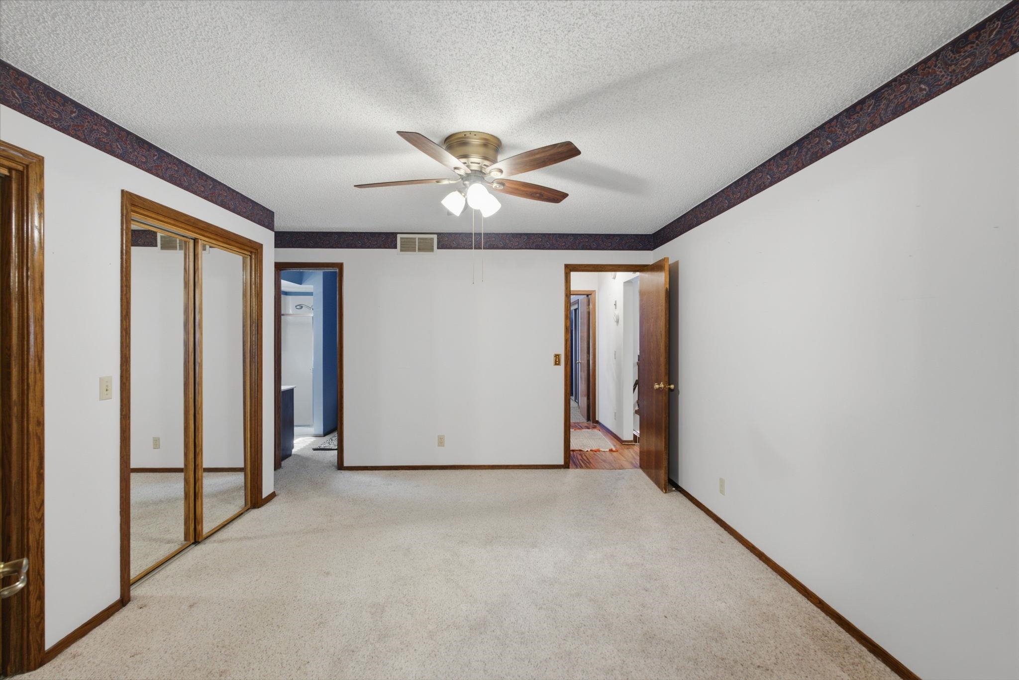 1518 N Covington Property Photo 10