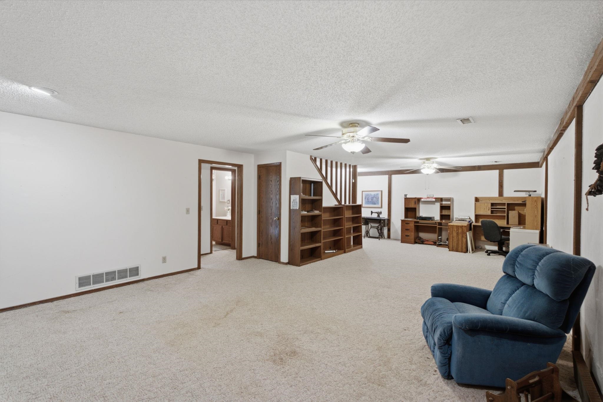 1518 N Covington Property Photo 16