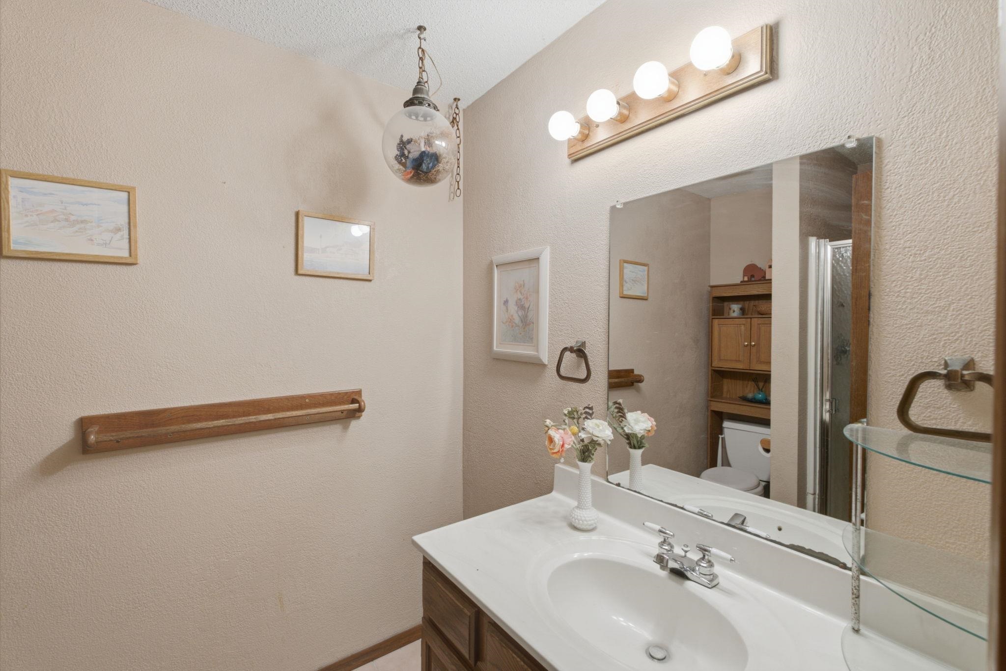 1518 N Covington Property Photo 18