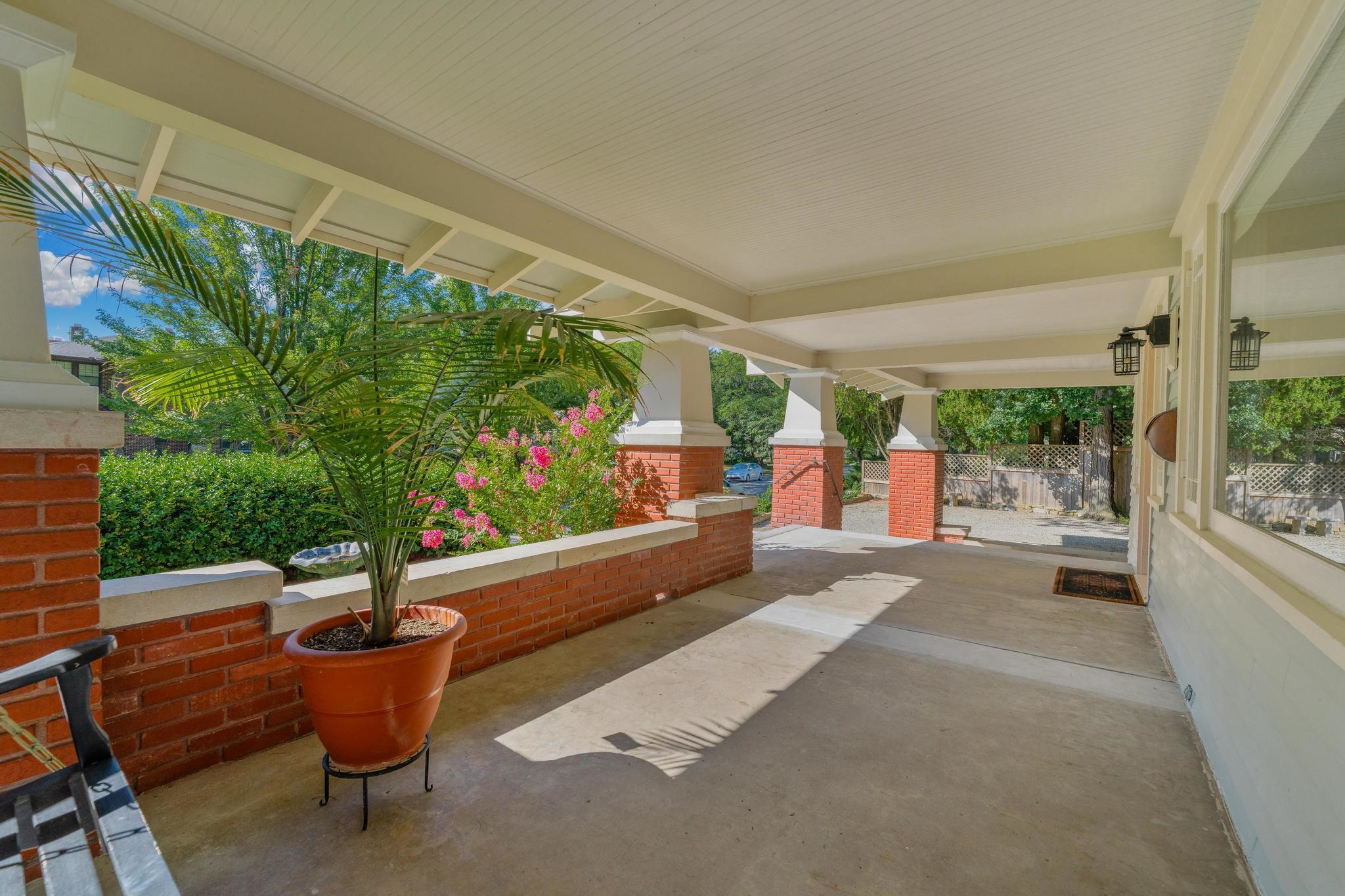 155 Circle Drive Property Photo 6
