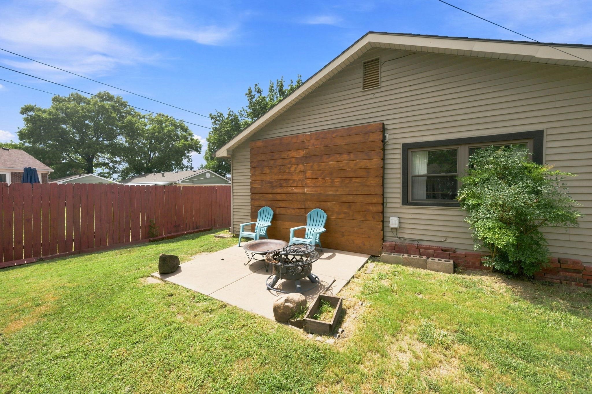 716 N Westview Property Photo 32