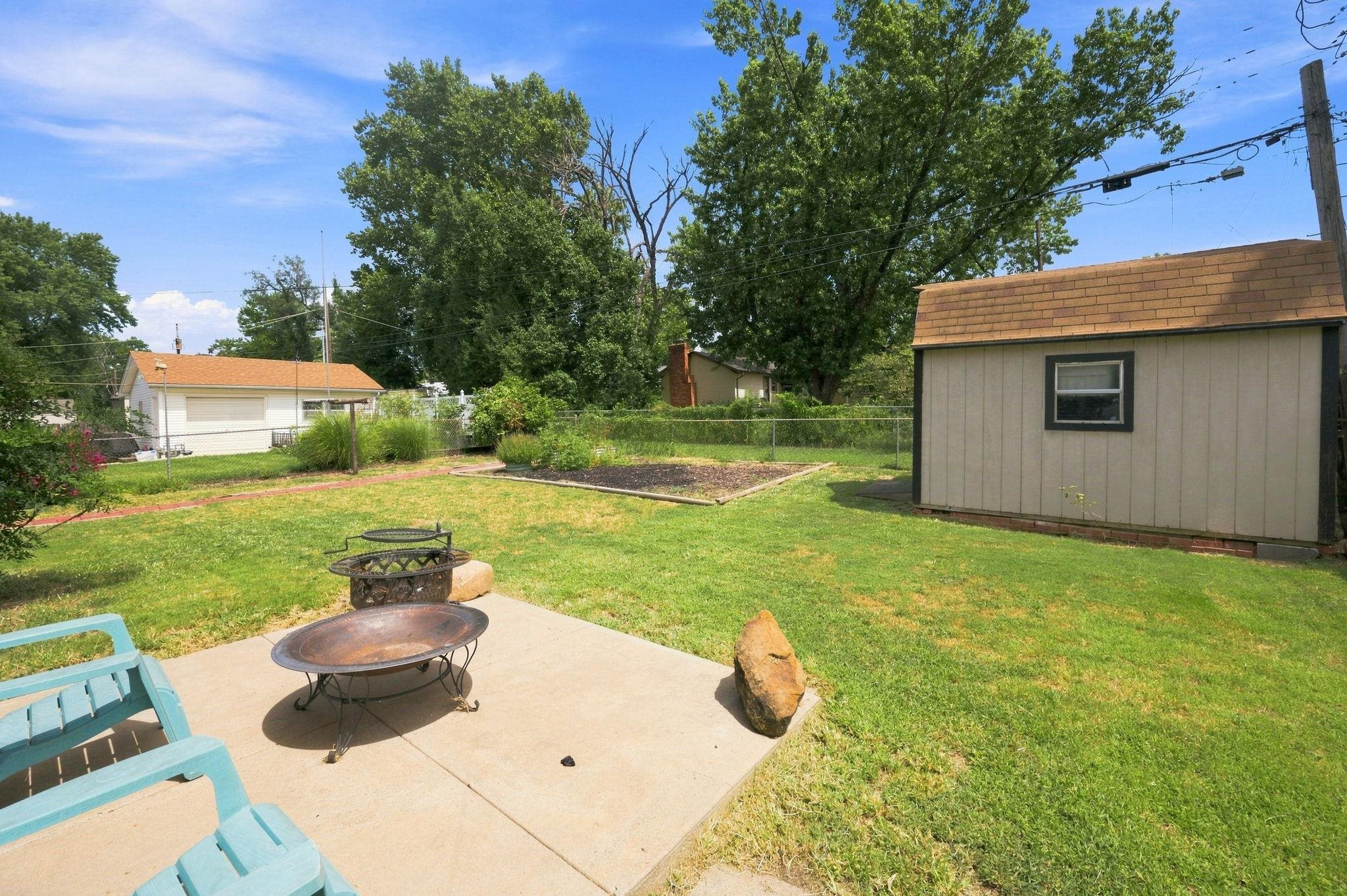 716 N Westview Property Photo 33