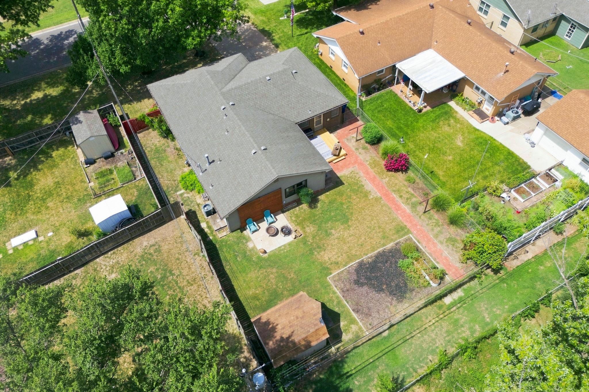 716 N Westview Property Photo 34