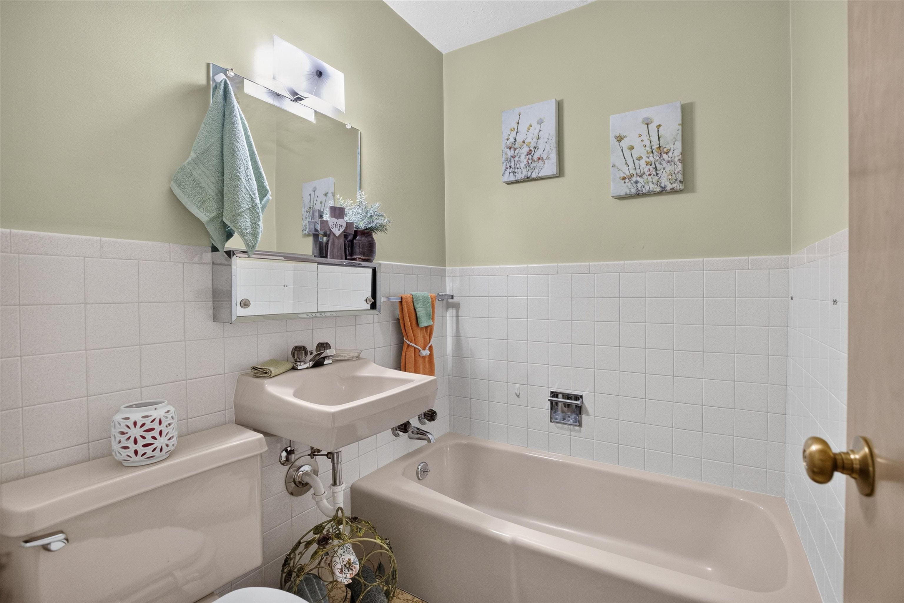 2826 S Greenwood Ave Property Photo 19