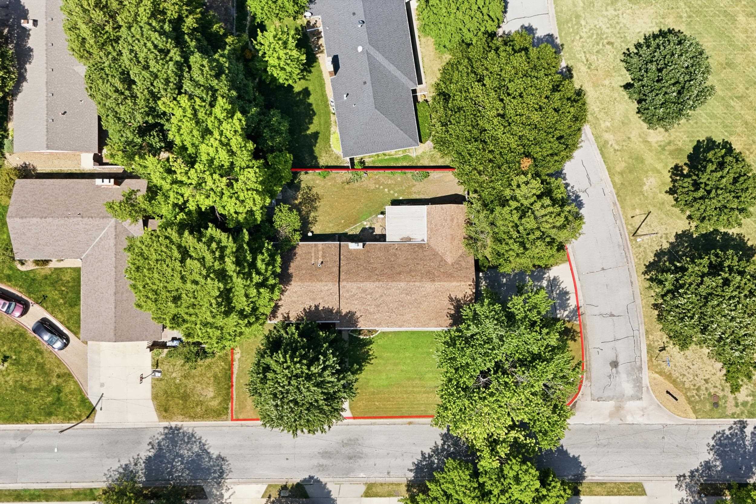 909 Countryside Dr Property Photo 32