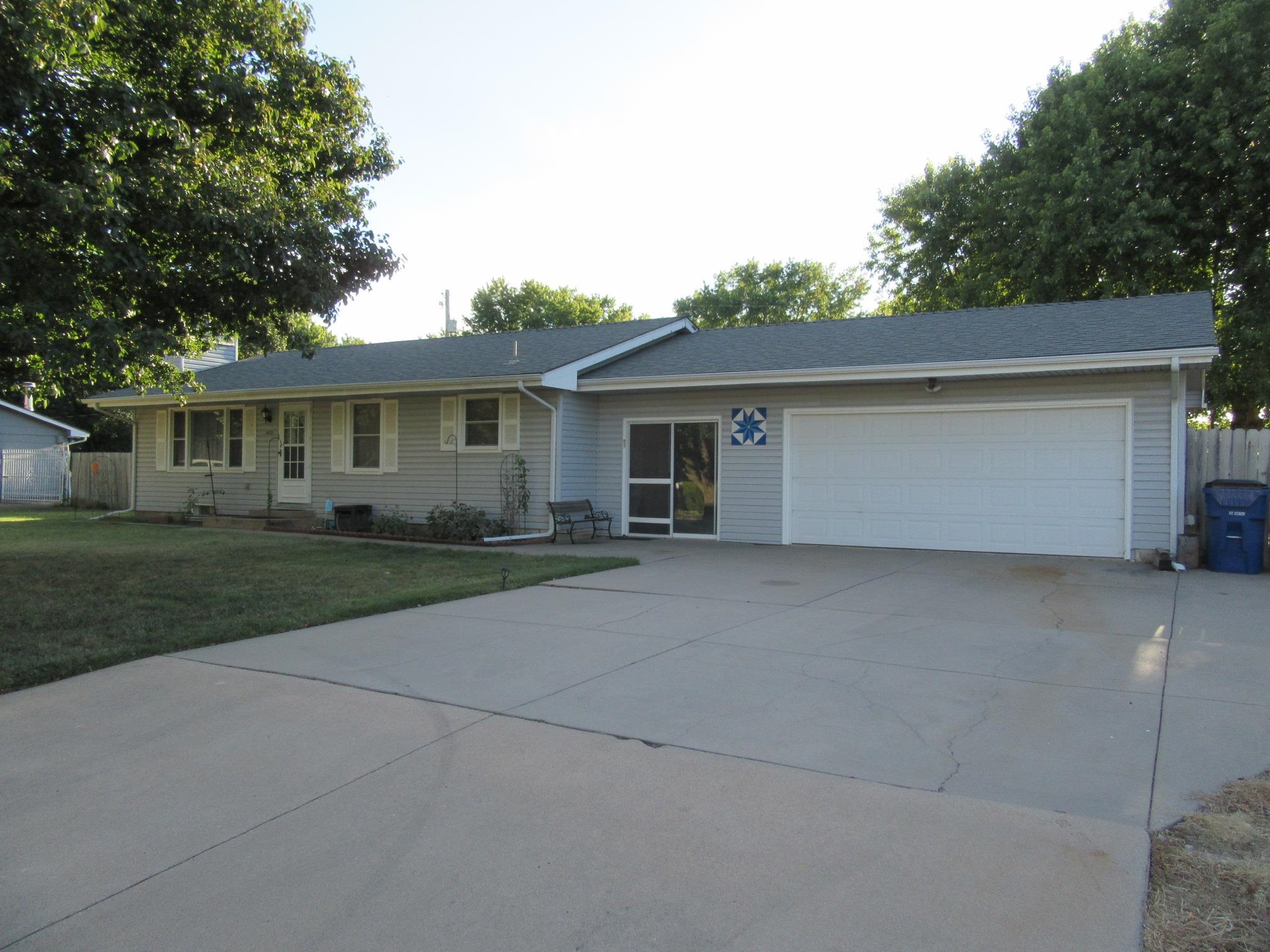 6435 N Wendell St Property Photo 2