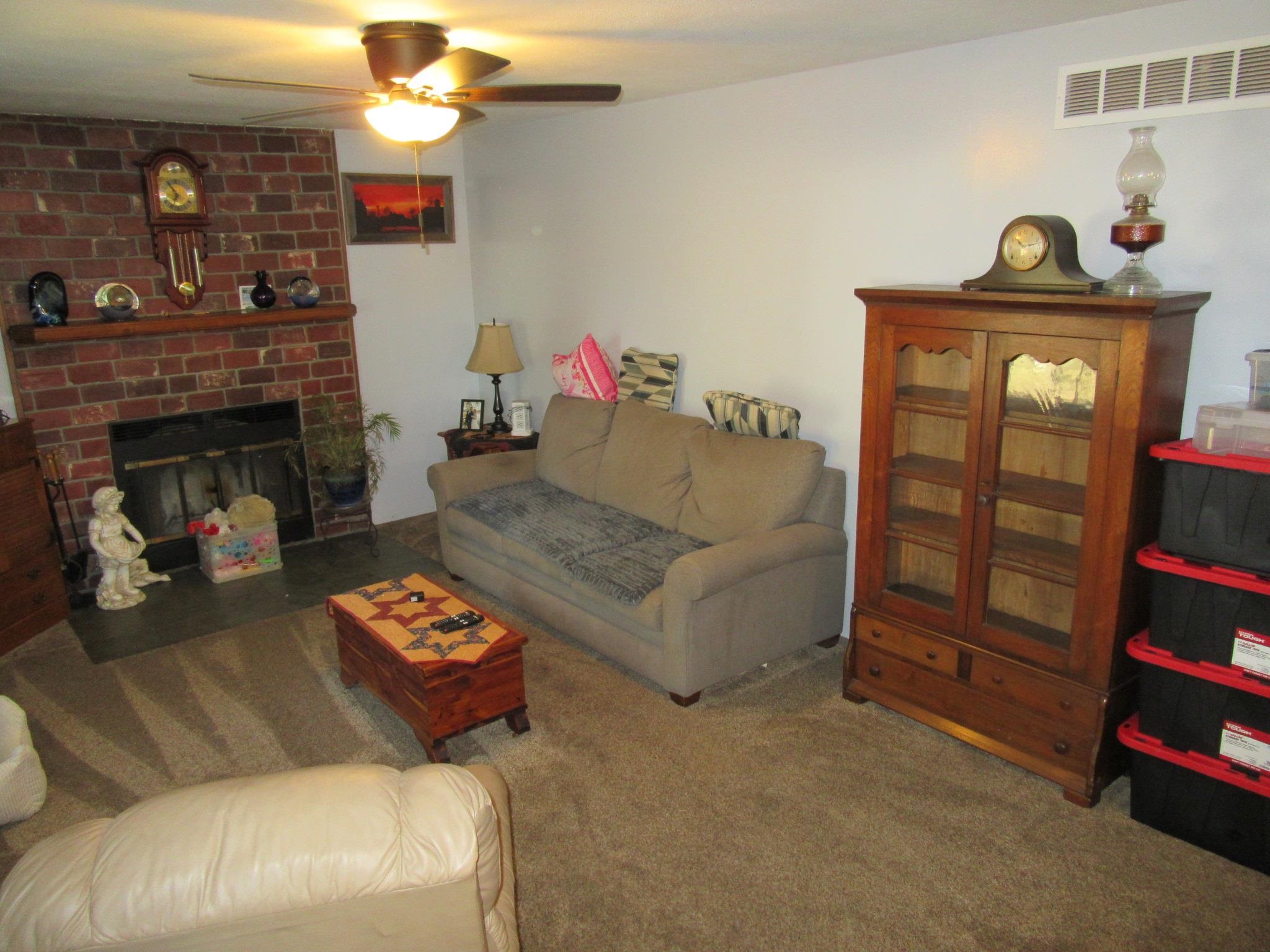 6435 N Wendell St Property Photo 4