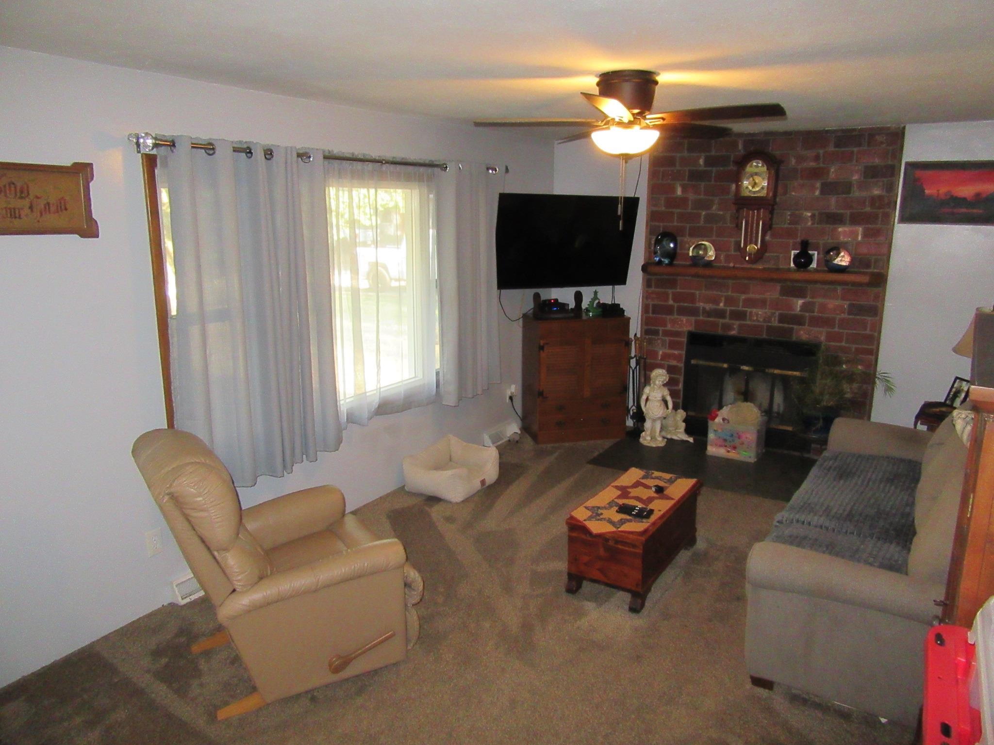 6435 N Wendell St Property Photo 5