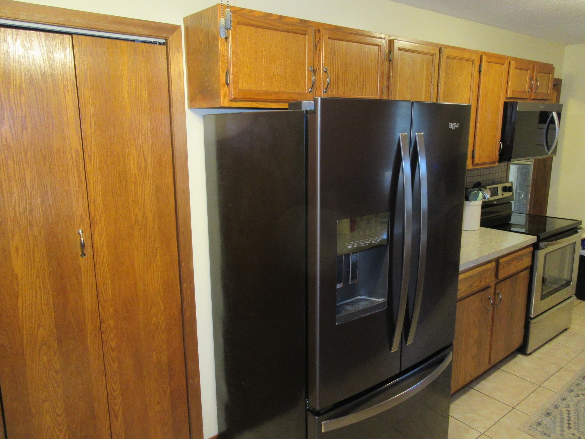 6435 N Wendell St Property Photo 7