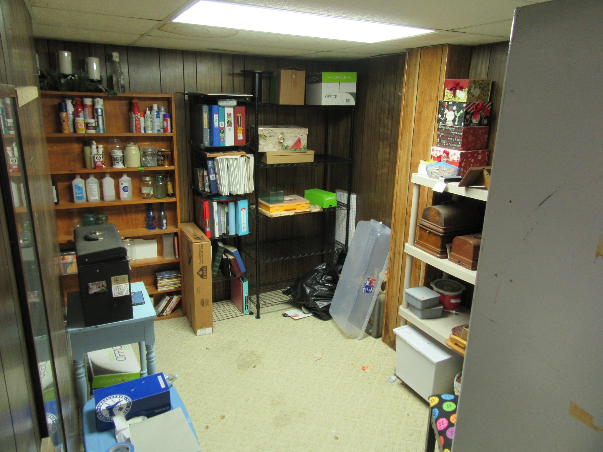 6435 N Wendell St Property Photo 24