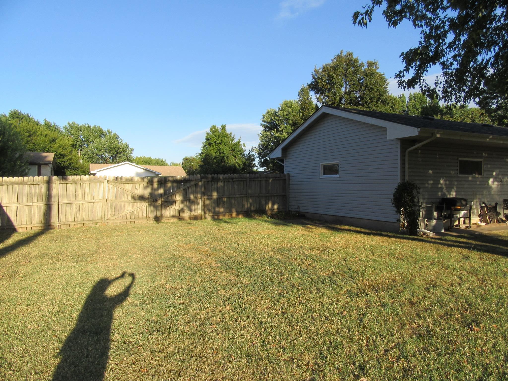 6435 N Wendell St Property Photo 34