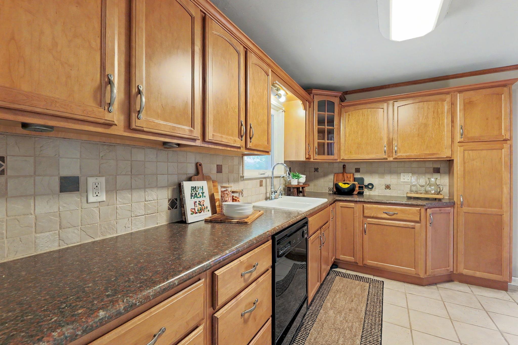 1423 N Garland St Property Photo 11