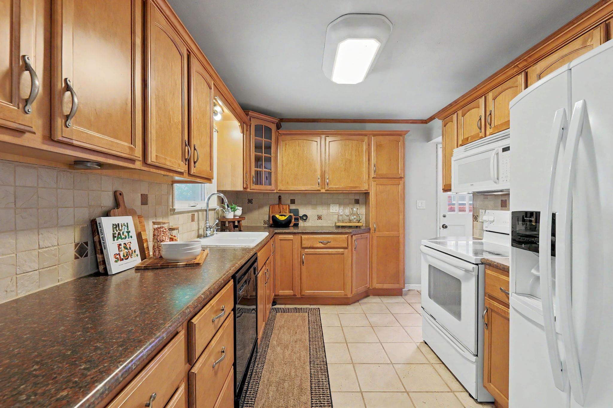 1423 N Garland St Property Photo 14