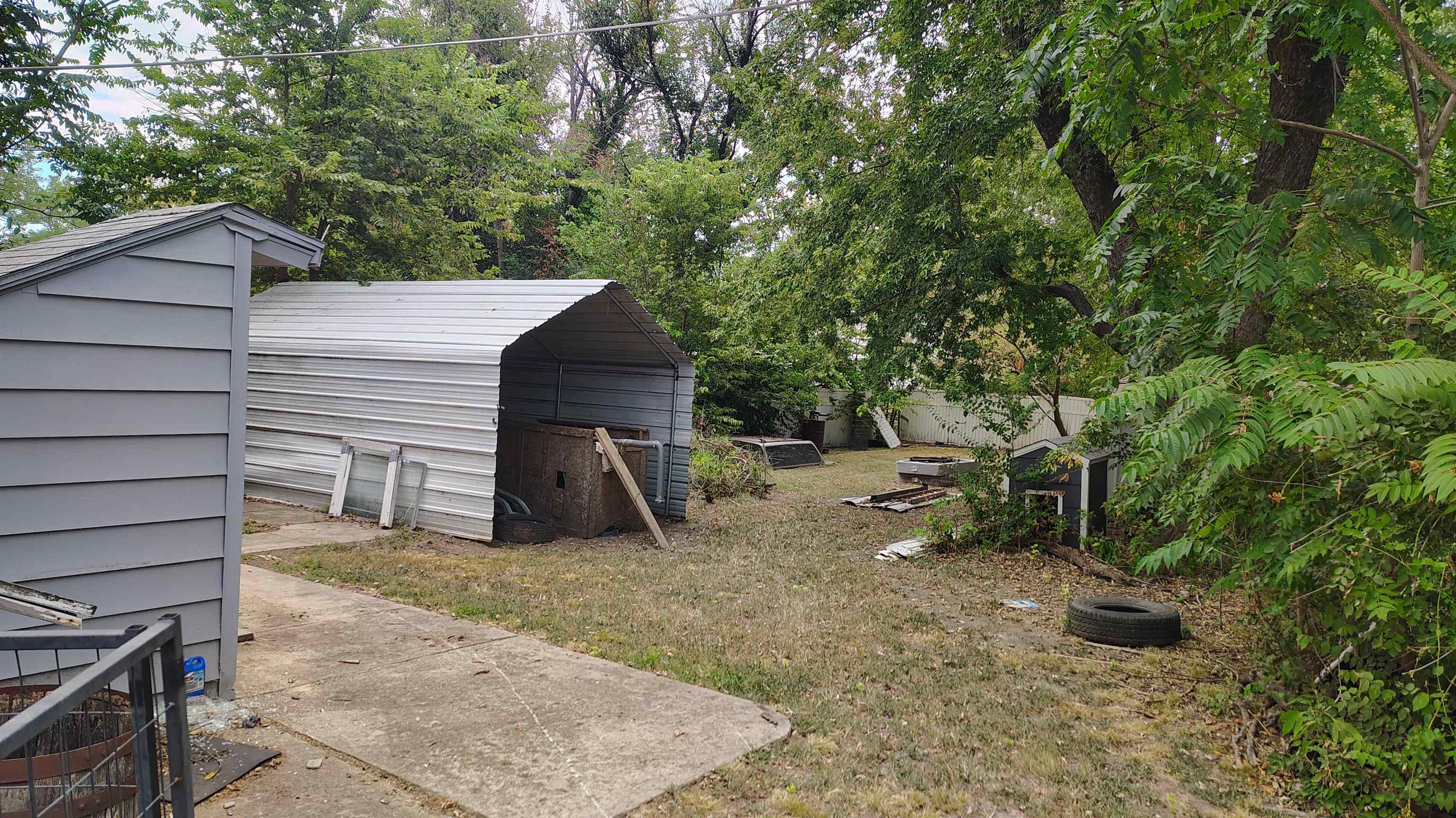 241 N Saint Clair Ave Property Photo 8
