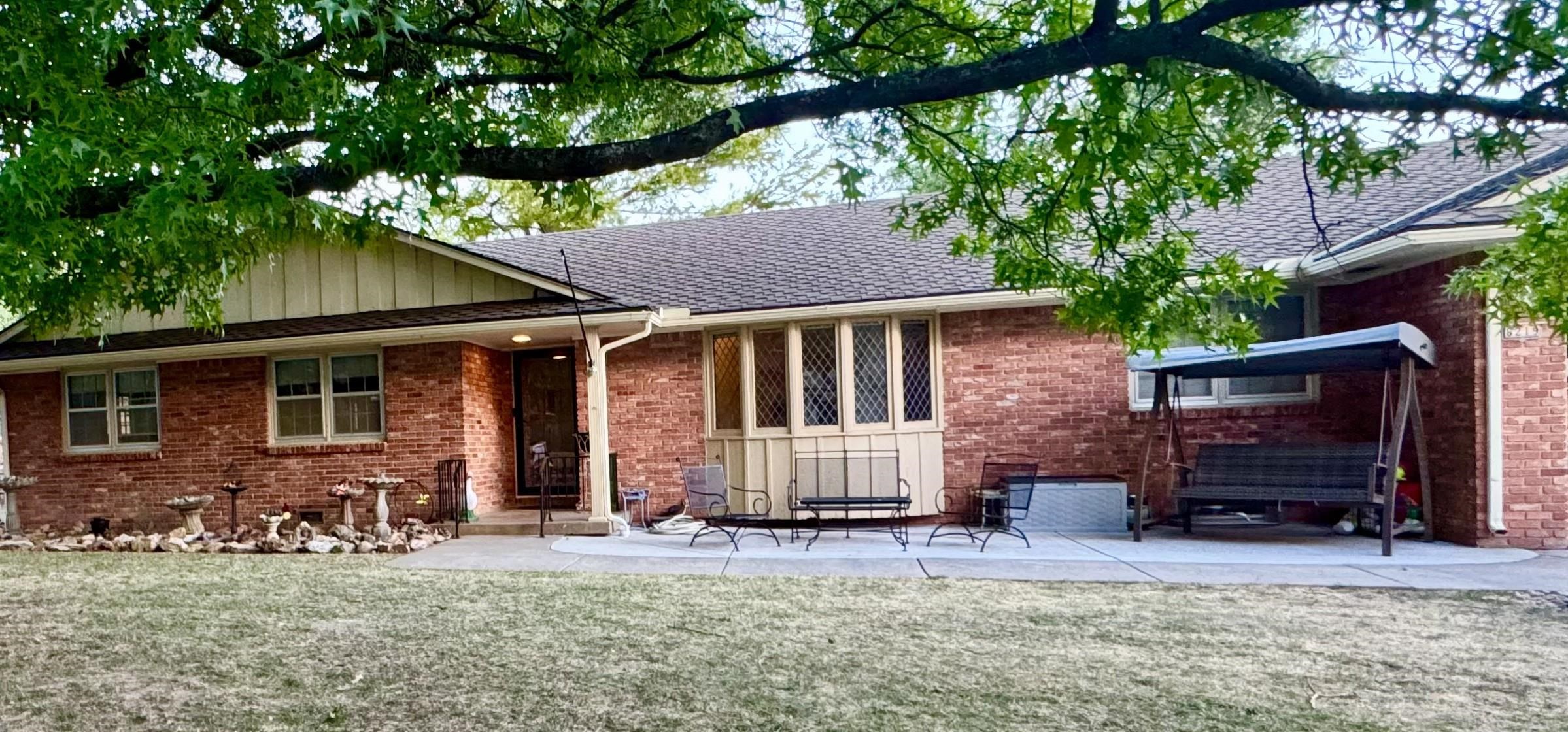 8219 E Limerick Property Photo 1