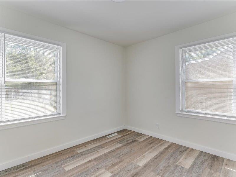2602 S Mosley St Property Photo 19