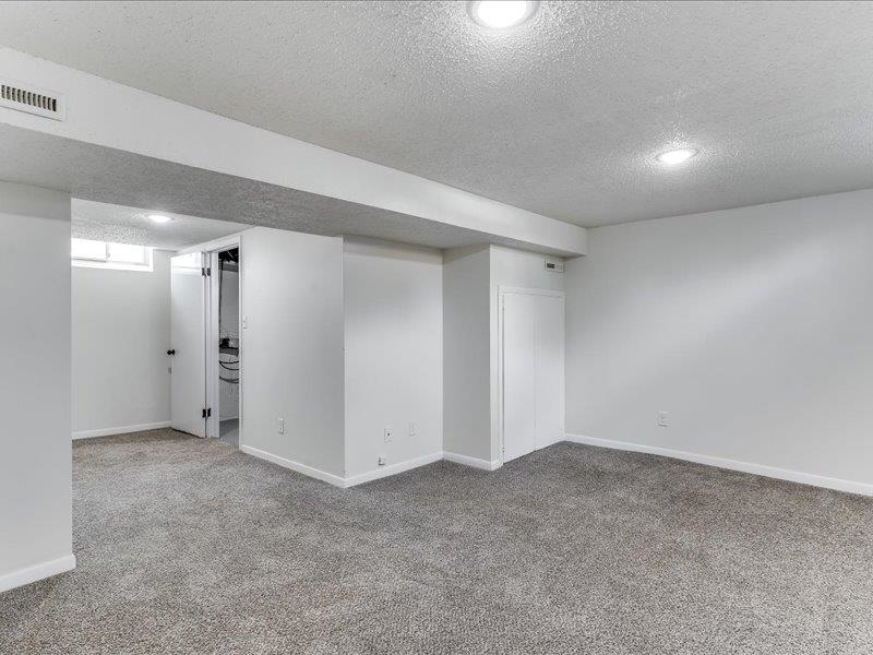 2602 S Mosley St Property Photo 26