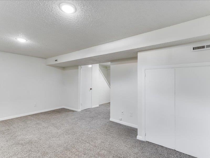 2602 S Mosley St Property Photo 27