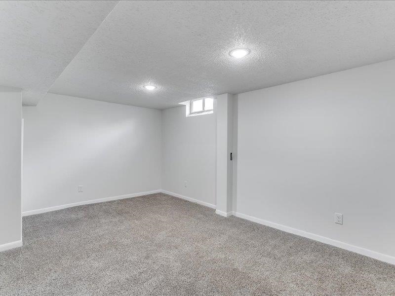 2602 S Mosley St Property Photo 28