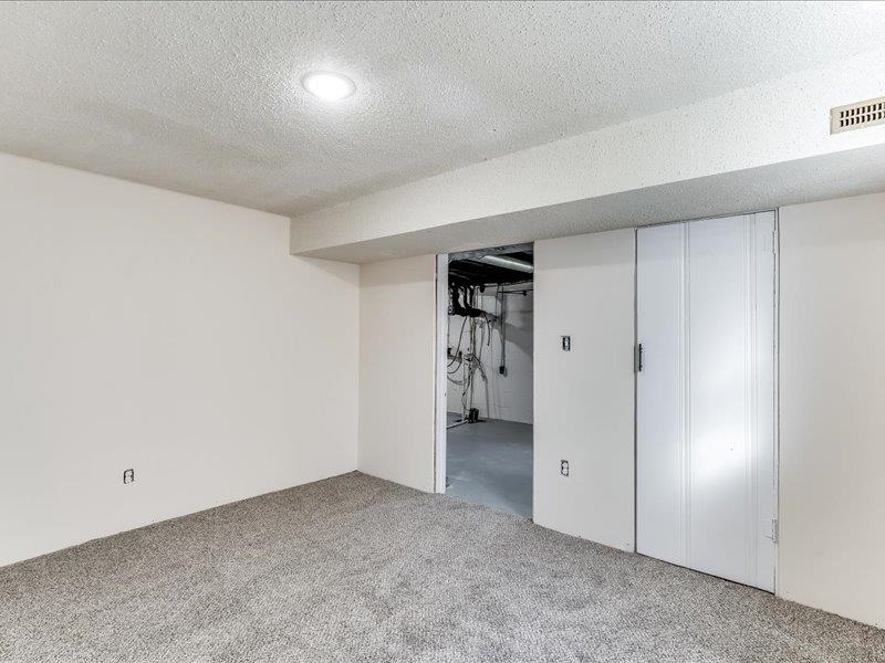 2602 S Mosley St Property Photo 32