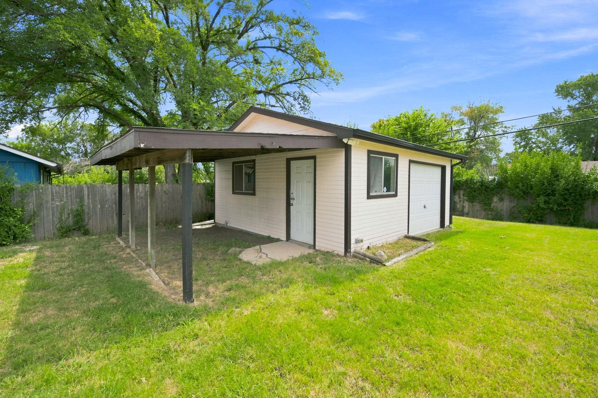 8125 E Indianapolis St Property Photo 30