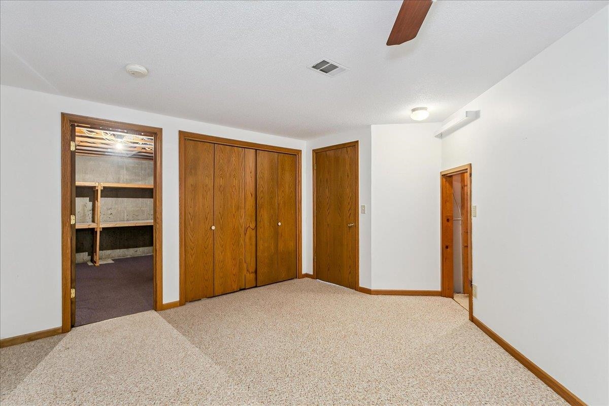 9715 W Westlawn St Property Photo 15