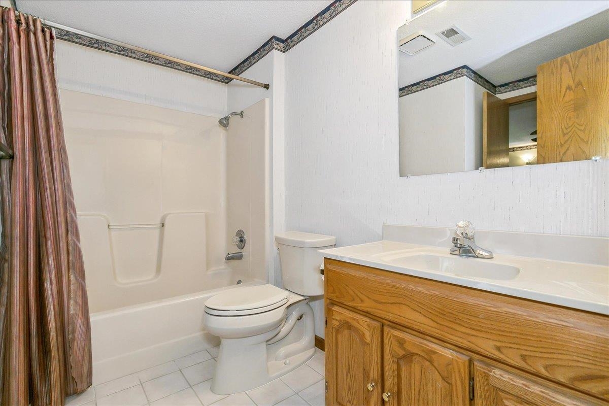 9715 W Westlawn St Property Photo 17
