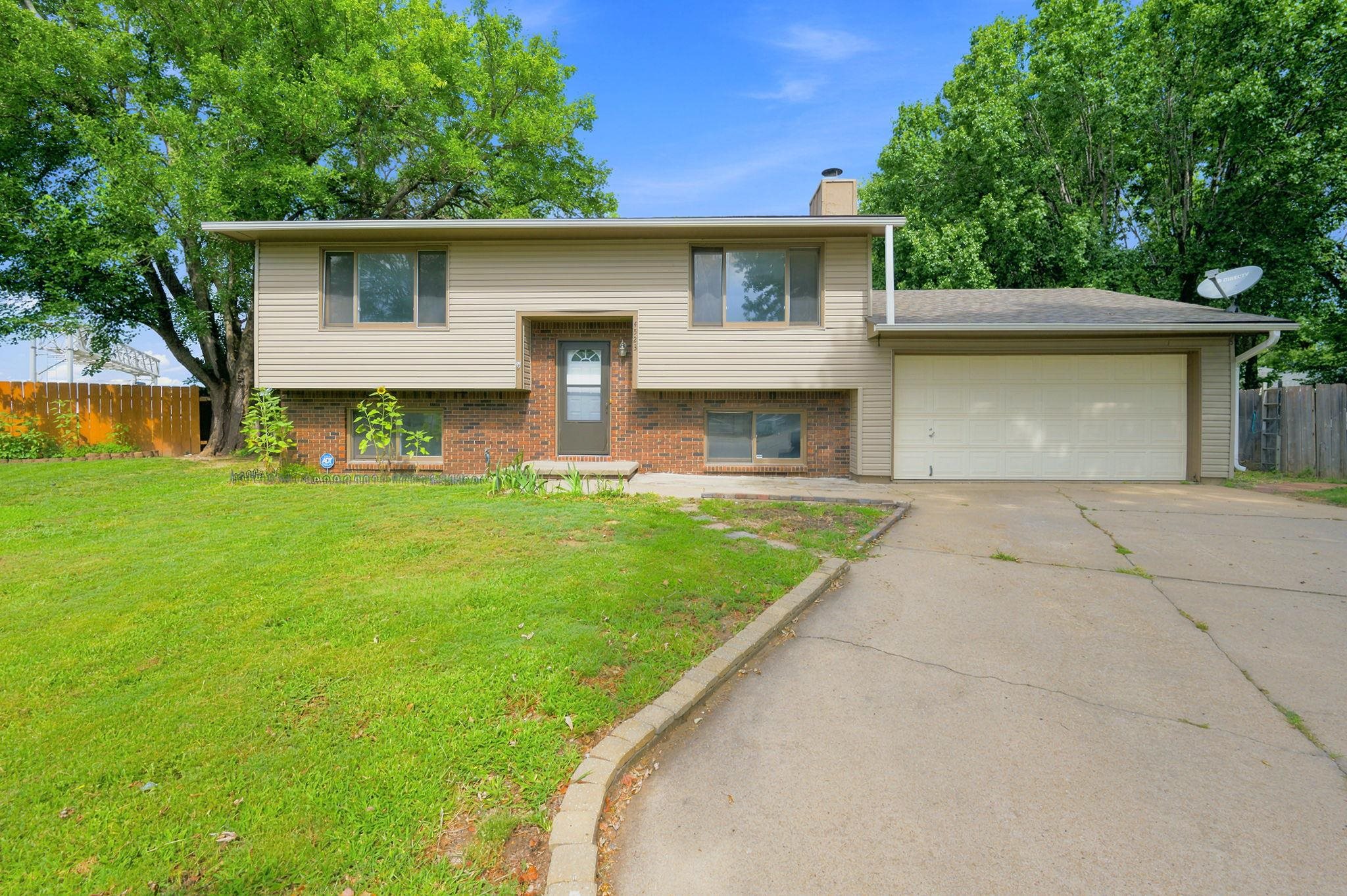 4523 S Washington Ct Property Photo 1