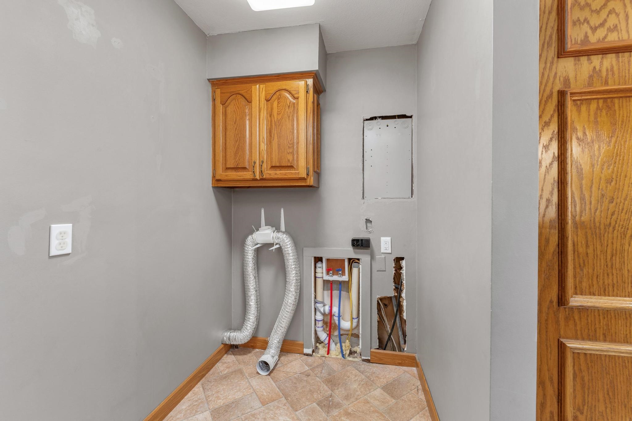 920 W 52nd Property Photo 19
