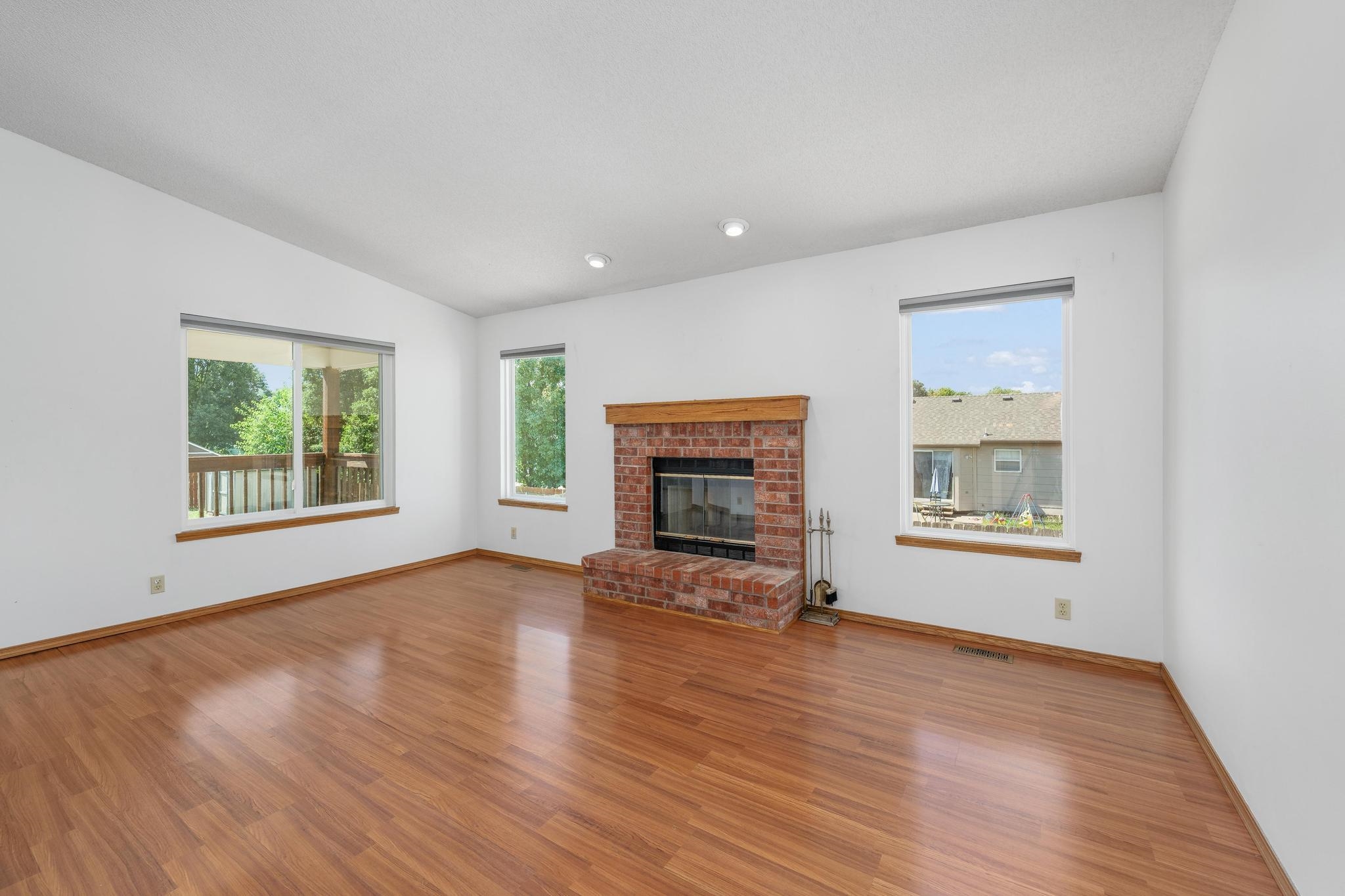 2229 S Prescott Property Photo 4