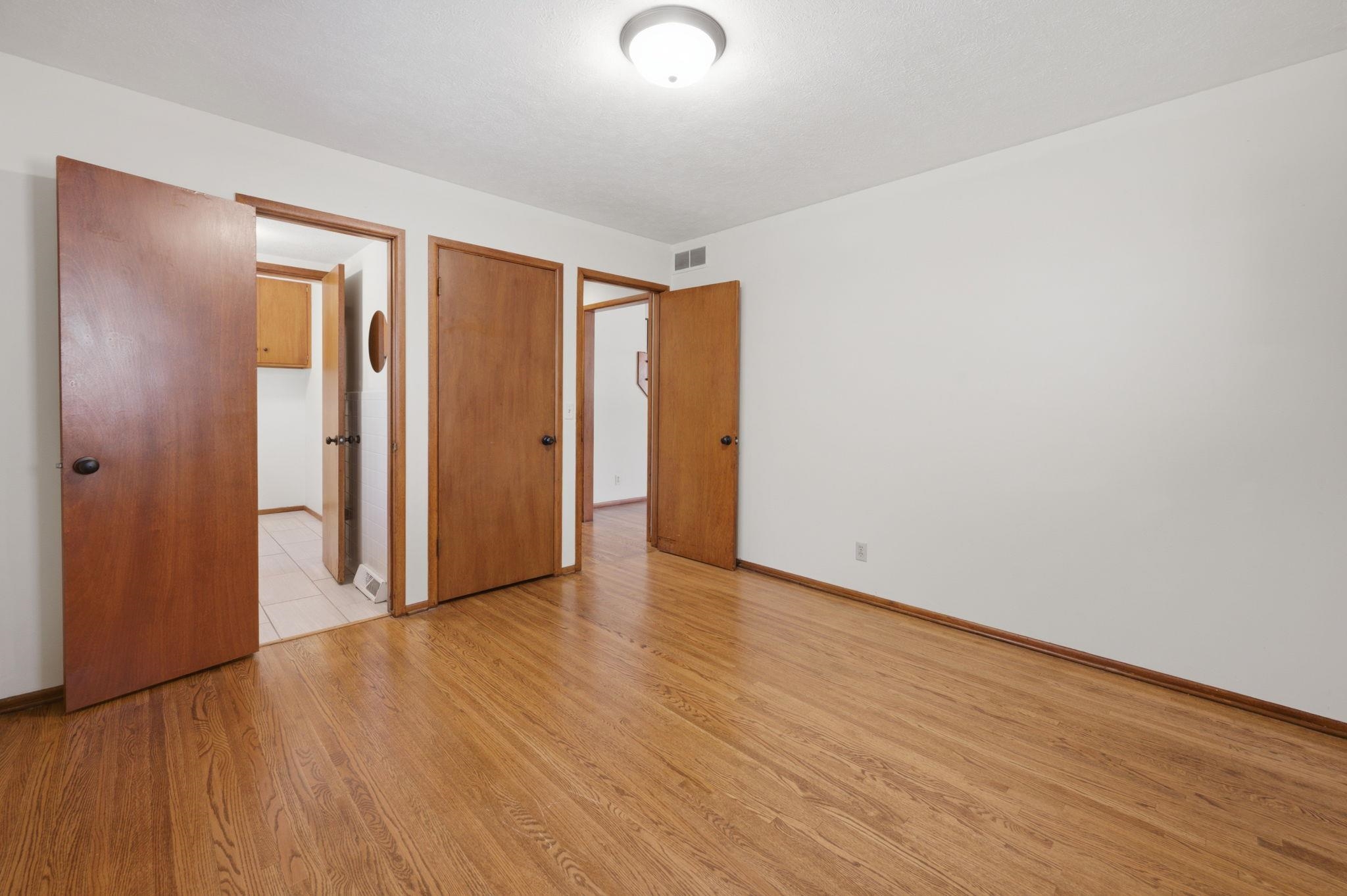 1305 N Gretchen Property Photo 14