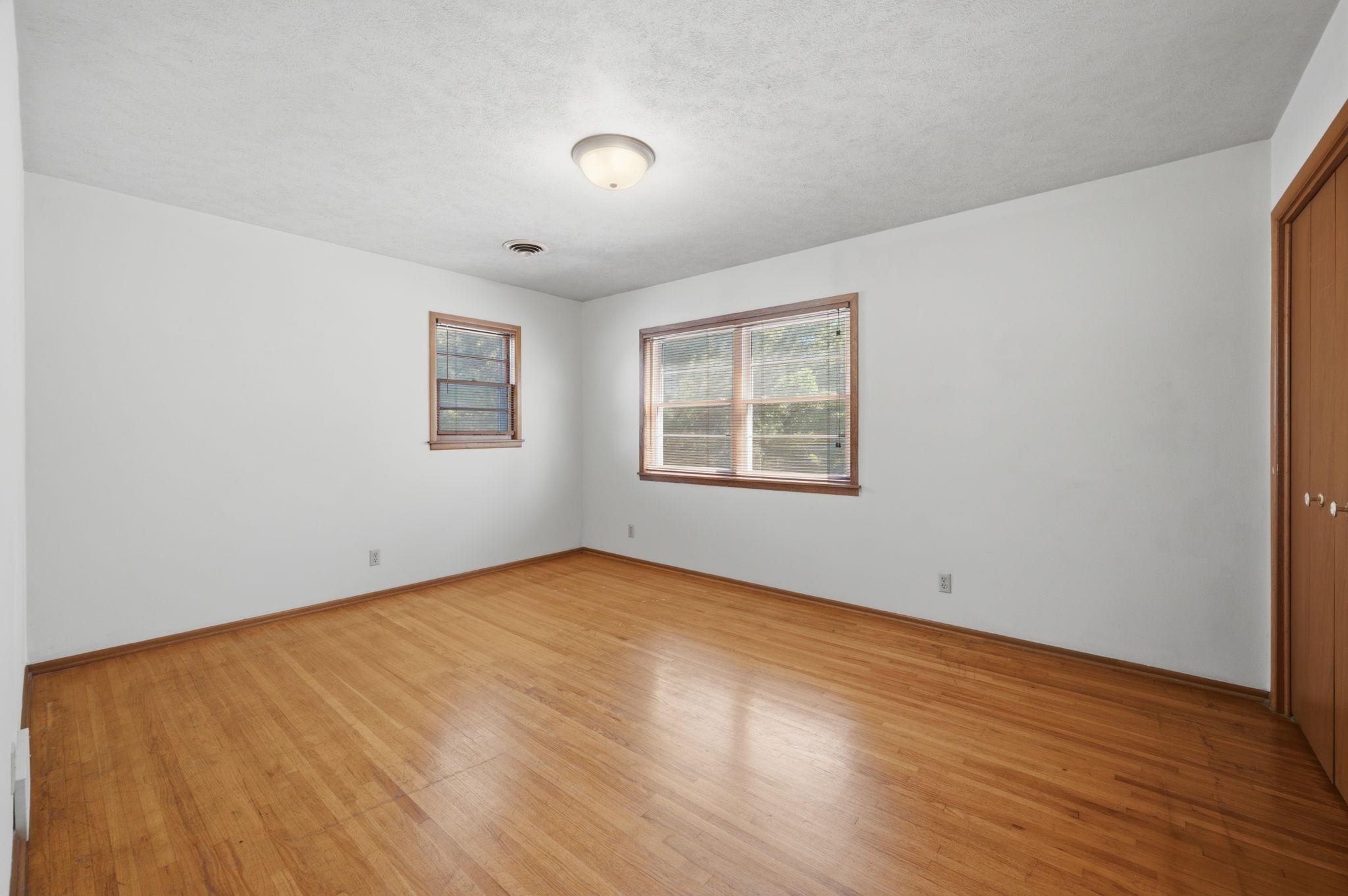 1305 N Gretchen Property Photo 23