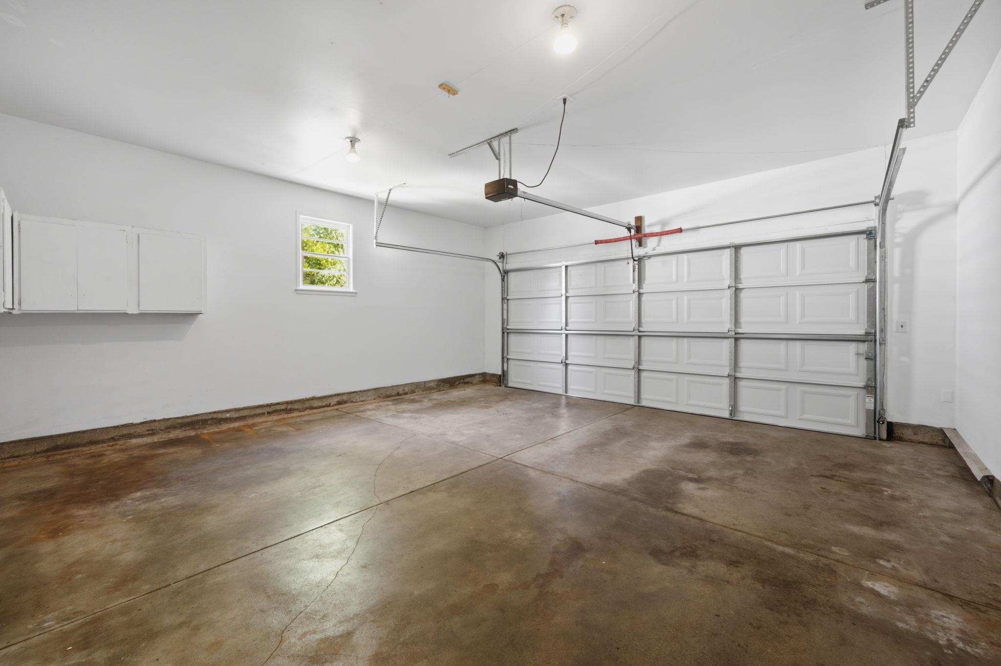 1305 N Gretchen Property Photo 29