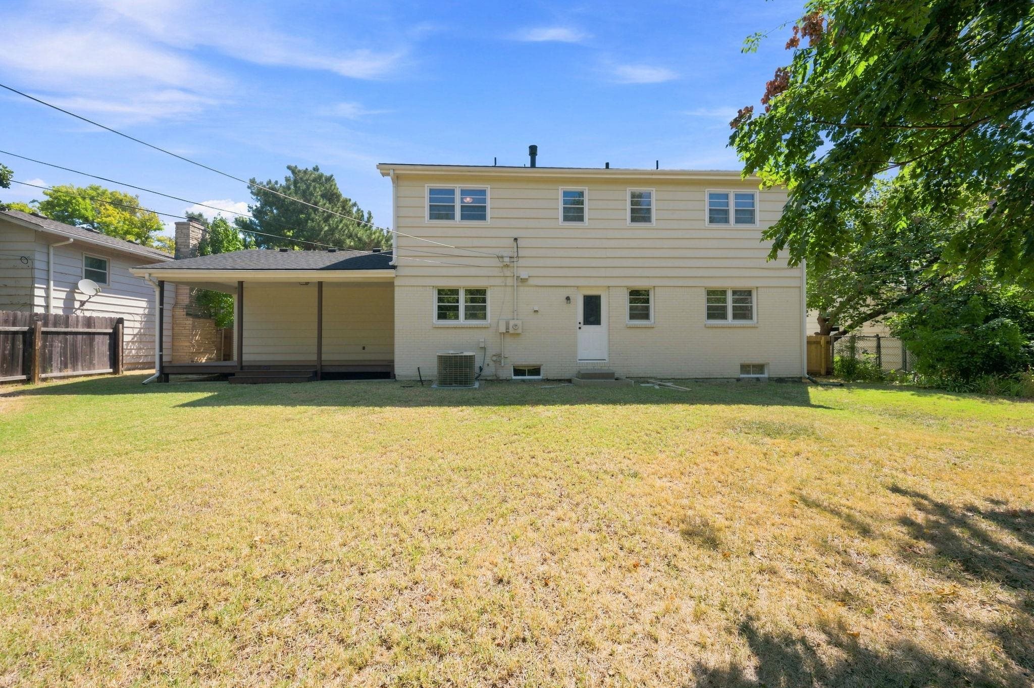 1305 N Gretchen Property Photo 30