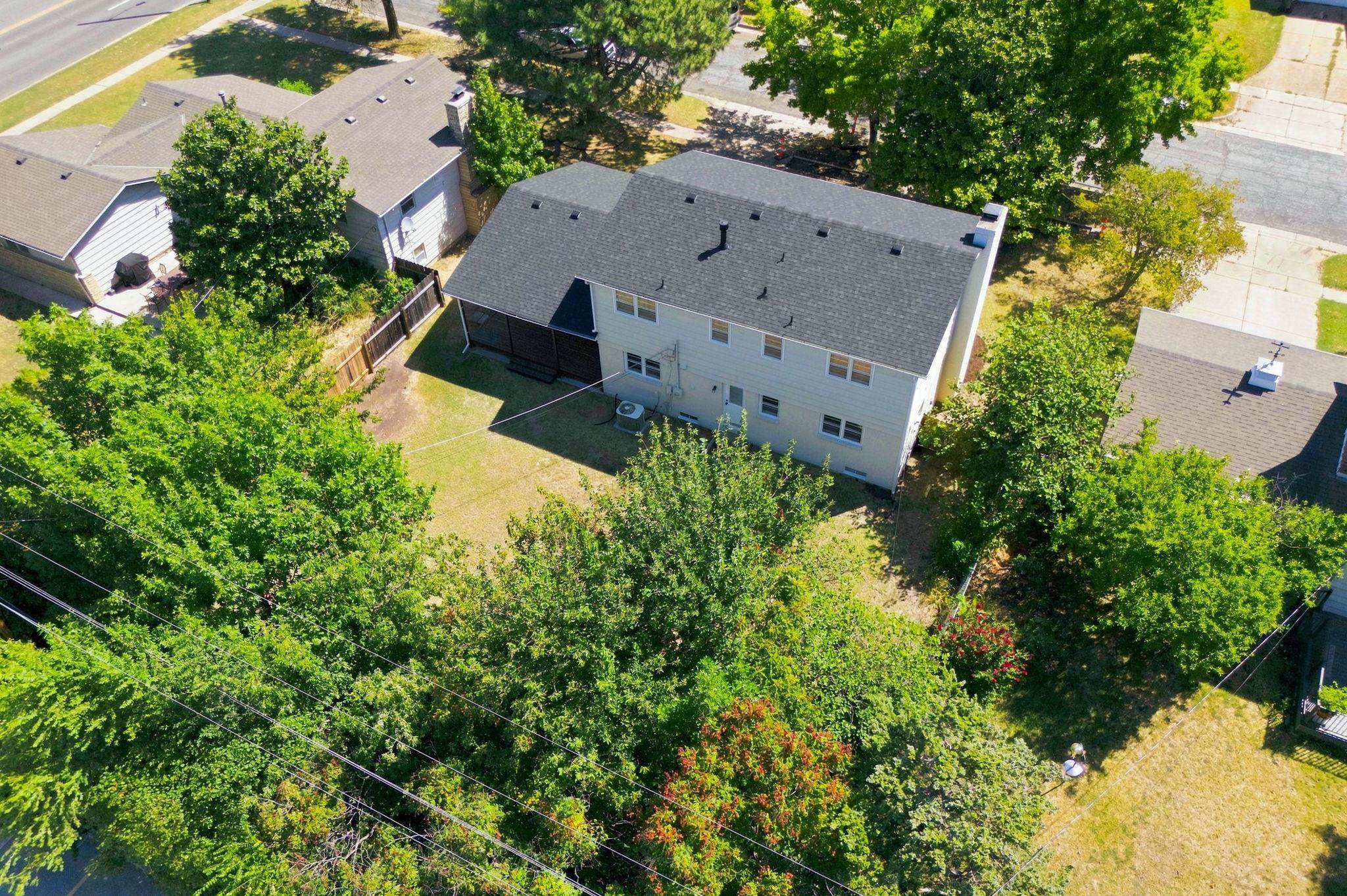 1305 N Gretchen Property Photo 32