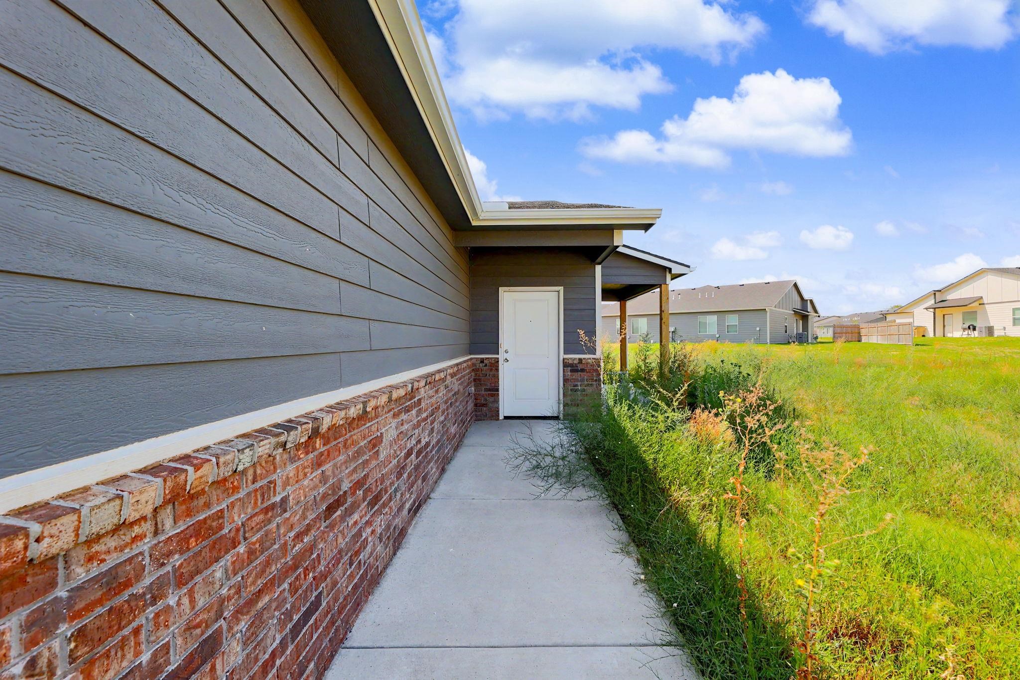 5776 E Bristol Circle Property Photo 4