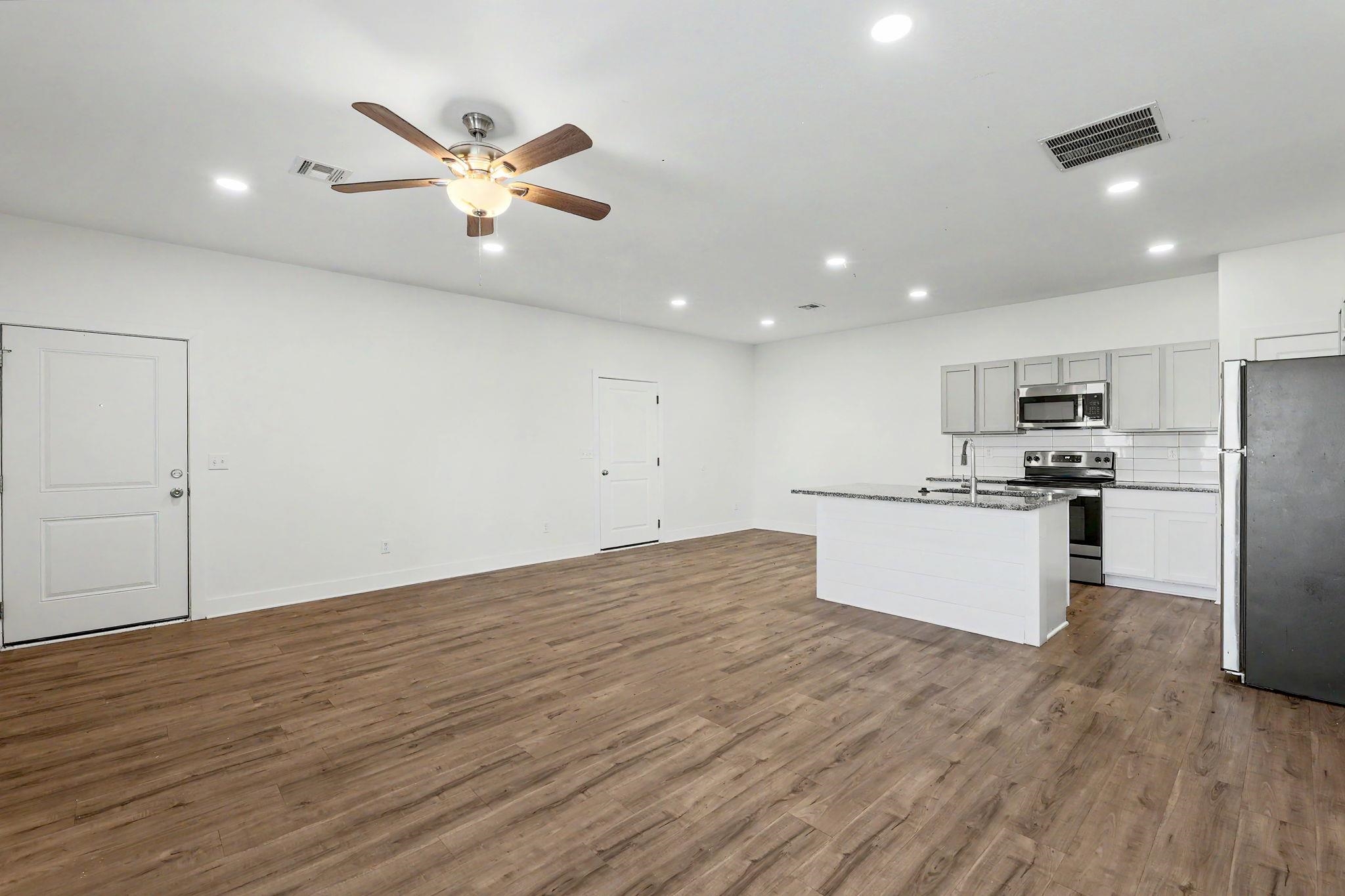 5776 E Bristol Circle Property Photo 6