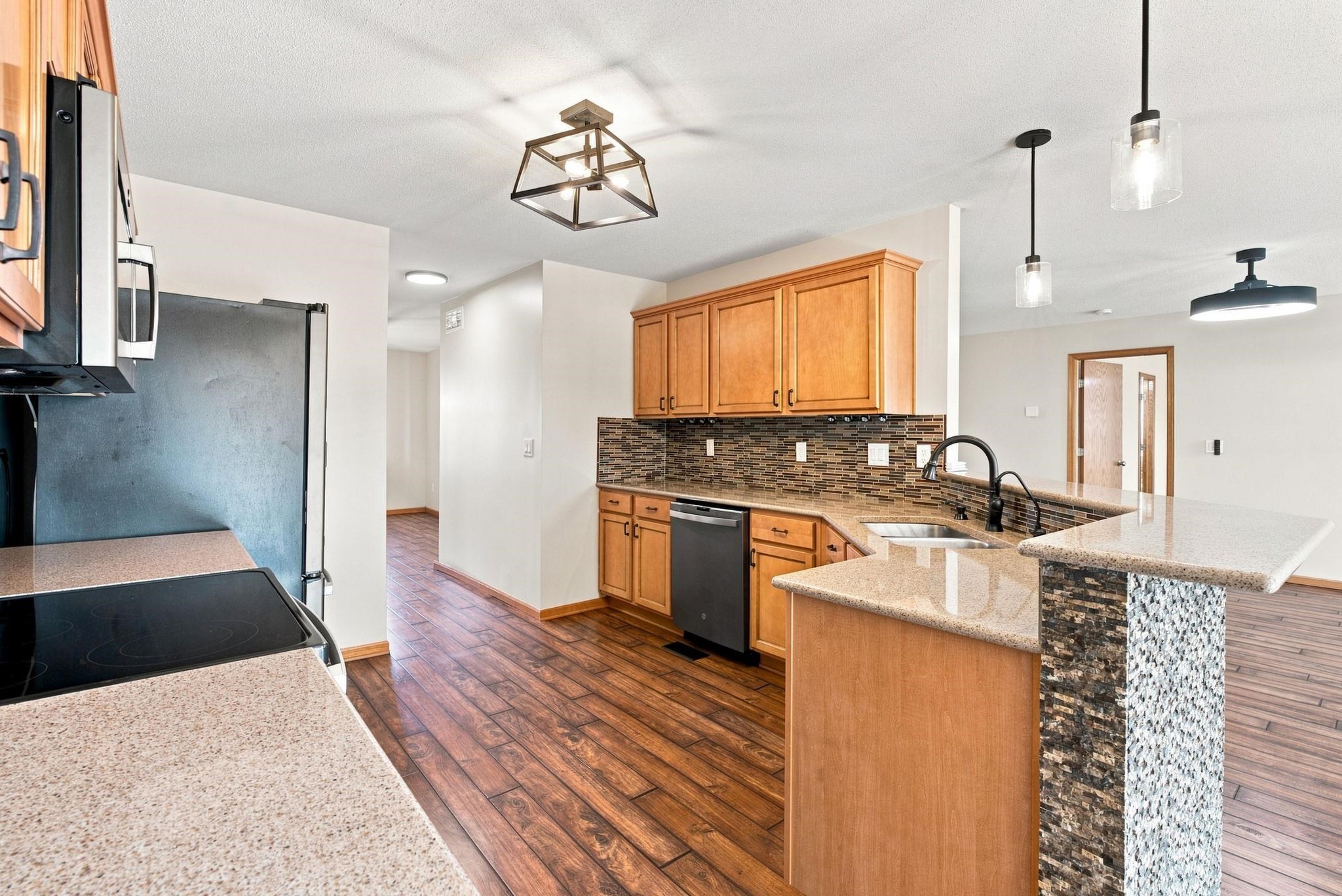 3006 N Rough Creek Cir Property Photo 9