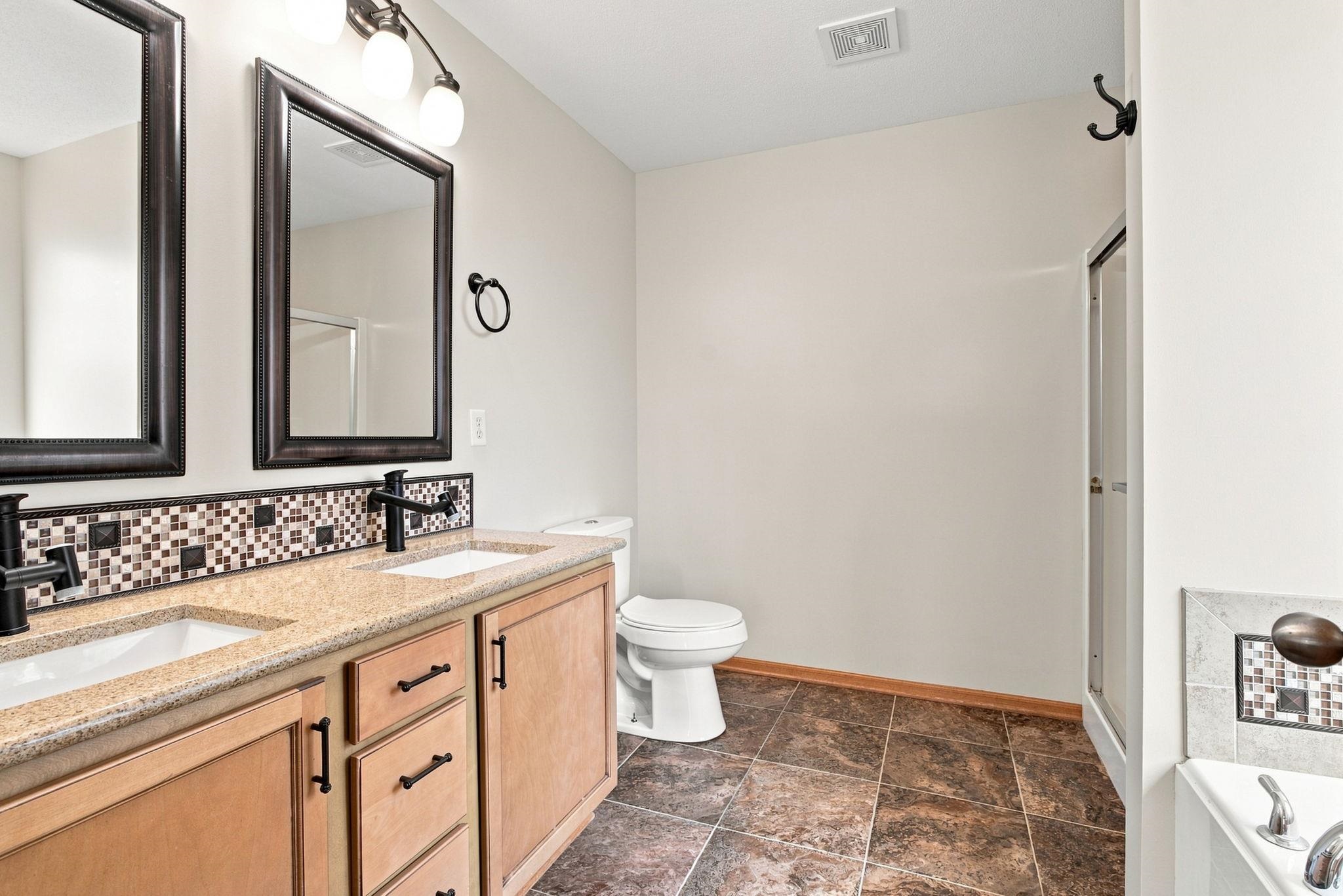 3006 N Rough Creek Cir Property Photo 17
