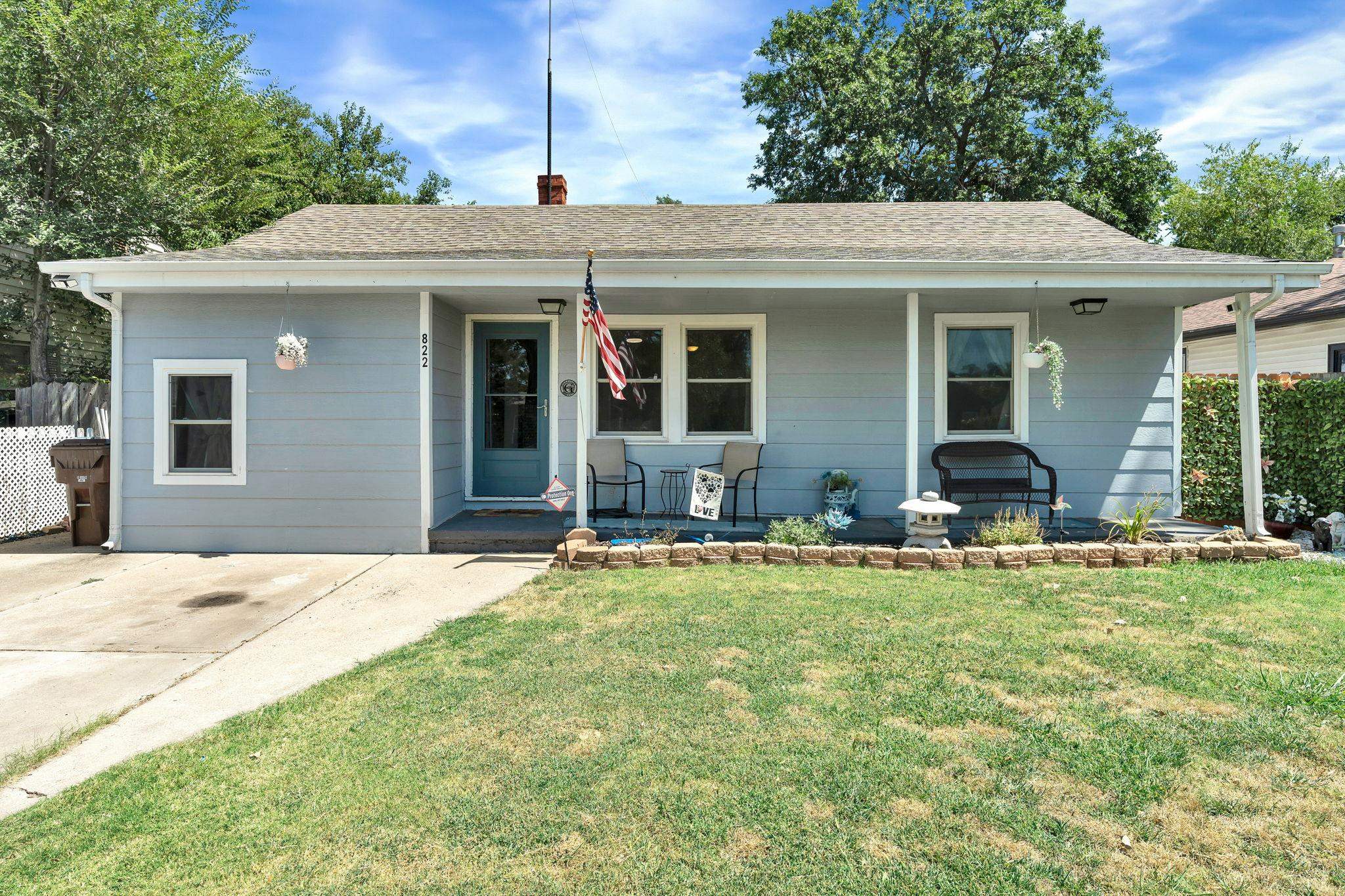 822 S Beverly Dr. Property Photo 1