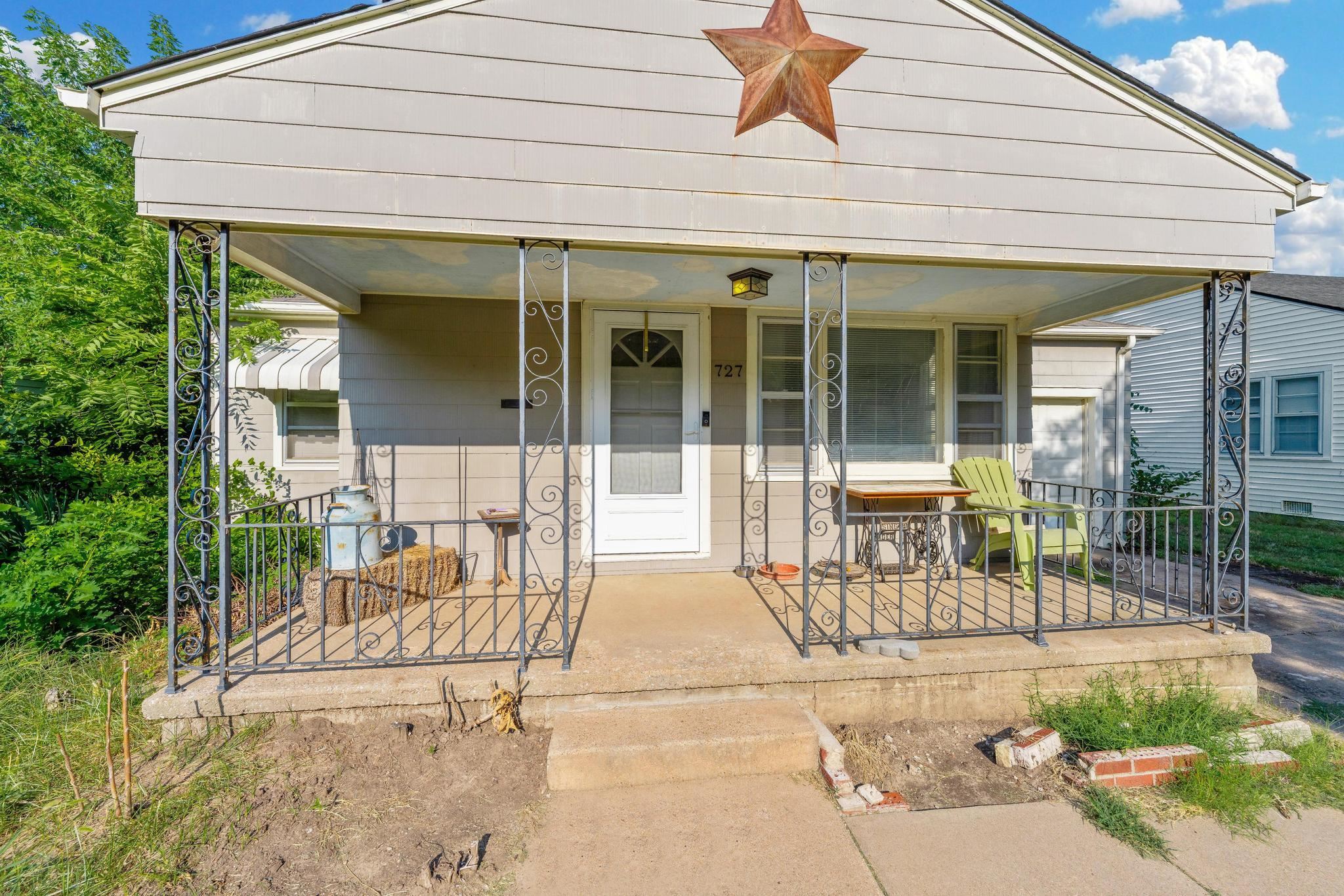 727 S Fountain Ave Property Photo 4