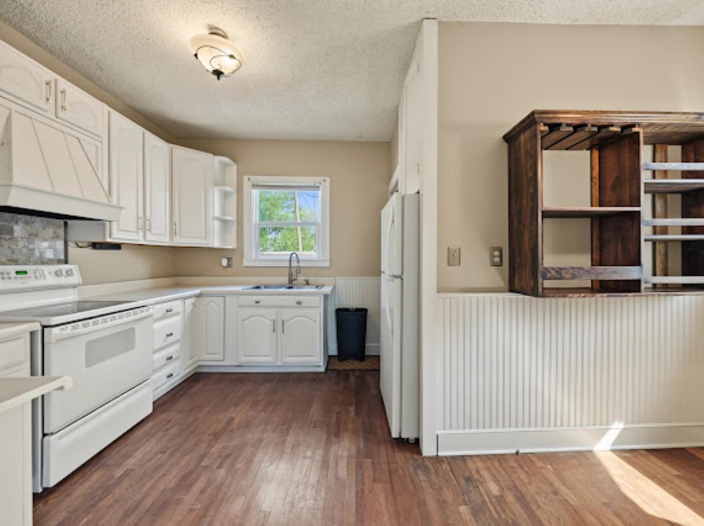 322 W Beloit Property Photo 5